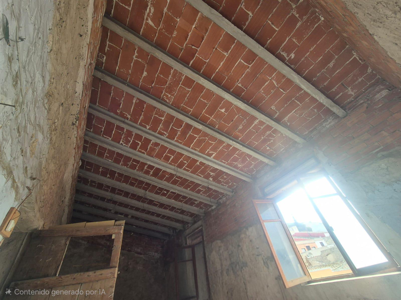 Imagen 23 Casa Adosada en venta en Villena / Casa adosada de 2 plantas para reformar,zona Las Cruces