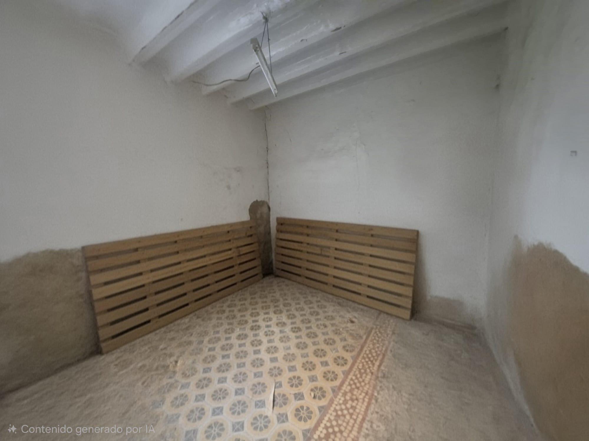 Imagen 10 Casa Adosada en venta en Villena / Casa adosada de 2 plantas para reformar,zona Las Cruces