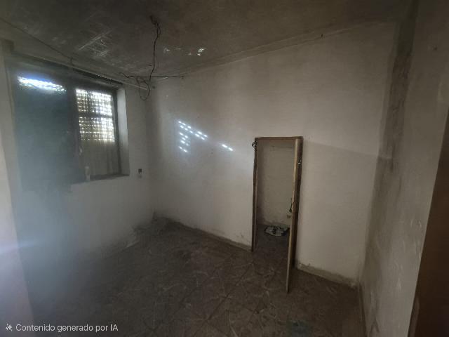 Imagen 8 Inmueble 298262 - Casa Adosada en venta en Villena / Casa adosada de 2 plantas para reformar,zona Las Cruces