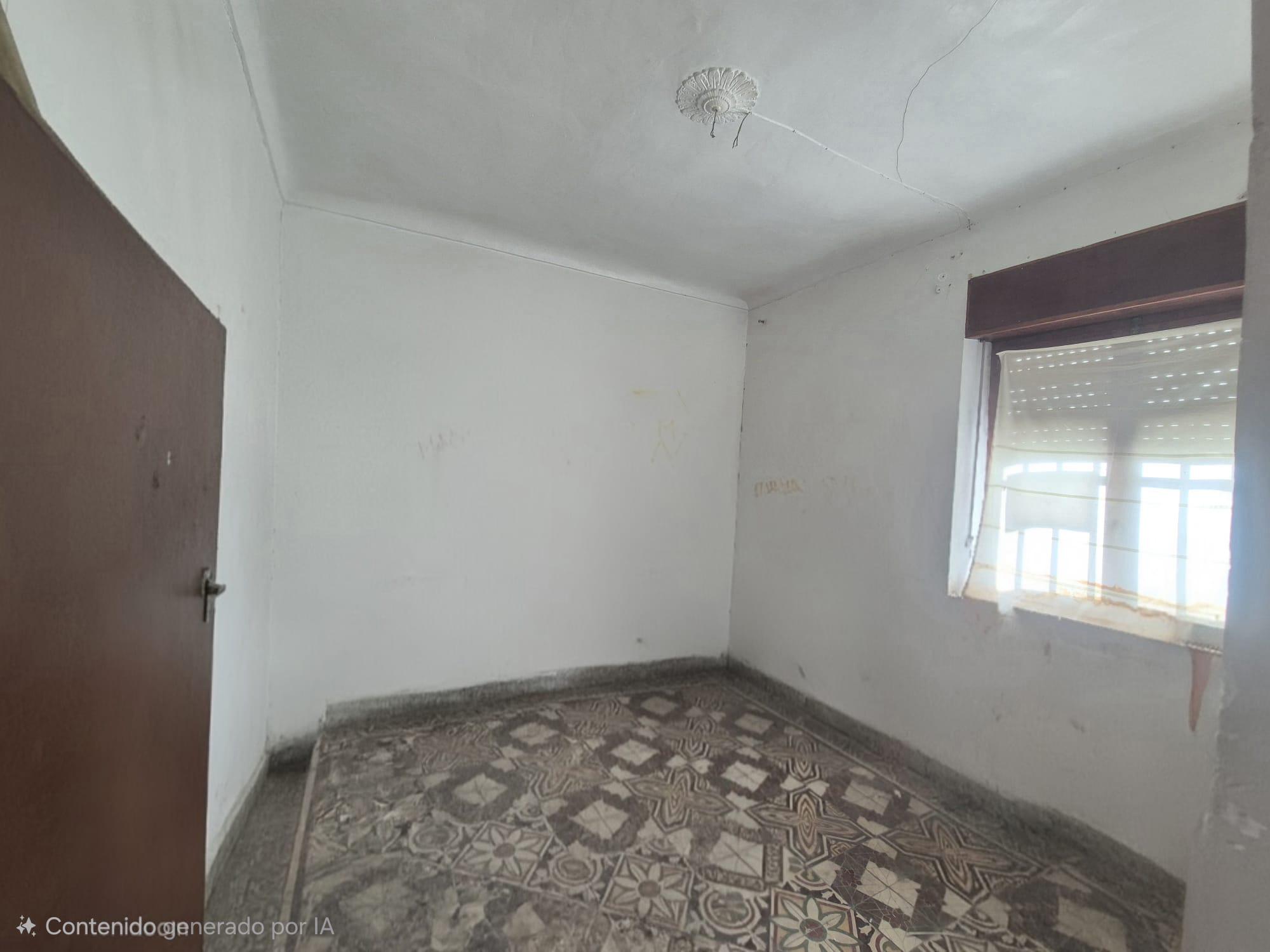 Imagen 7 Casa Adosada en venta en Villena / Casa adosada de 2 plantas para reformar,zona Las Cruces