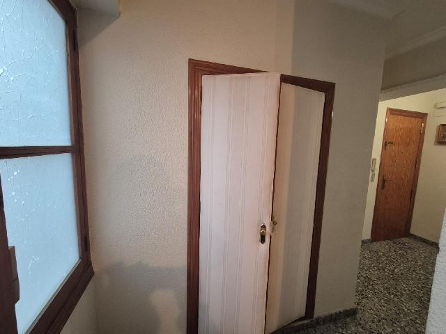Imagen 4 Inmueble 299390 - Apartamento en venta en Villena / Dos pisos juntos enfrente de la parroquia de Santiago