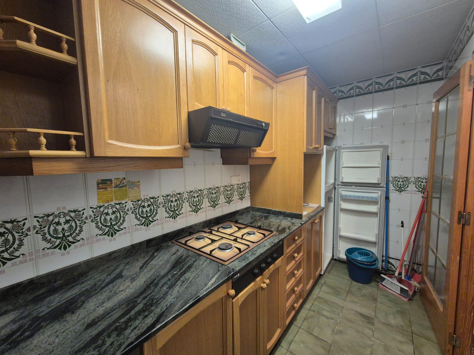 Imagen 8 Apartamento en venta en Villena / Dos pisos juntos enfrente de la parroquia de Santiago