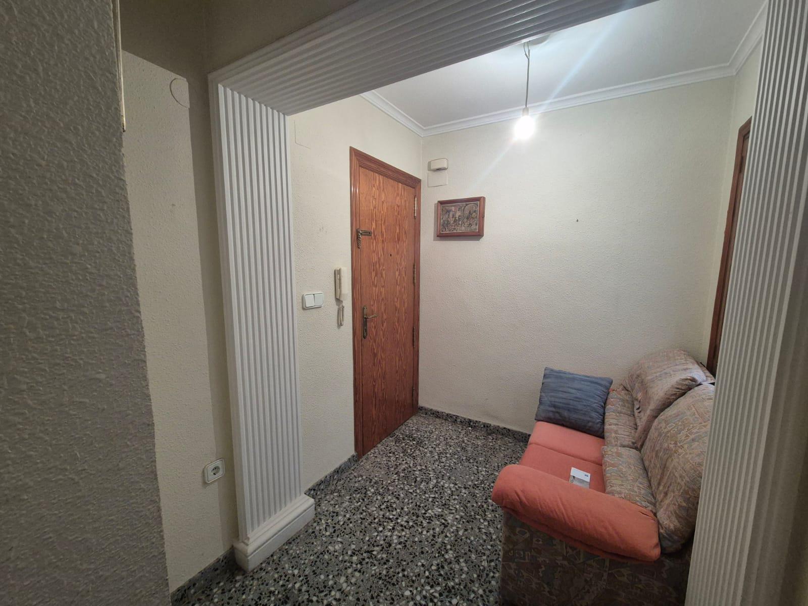 Imagen 3 Apartamento en venta en Villena / Dos pisos juntos enfrente de la parroquia de Santiago