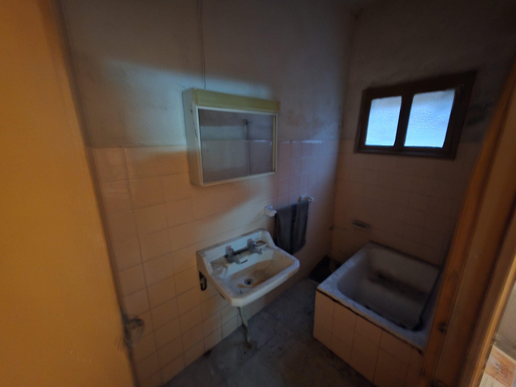 Imagen 8 Casa Adosada en venta en Monforte Del Cid / Casa adosada para reformar junto Plaza San Pascual