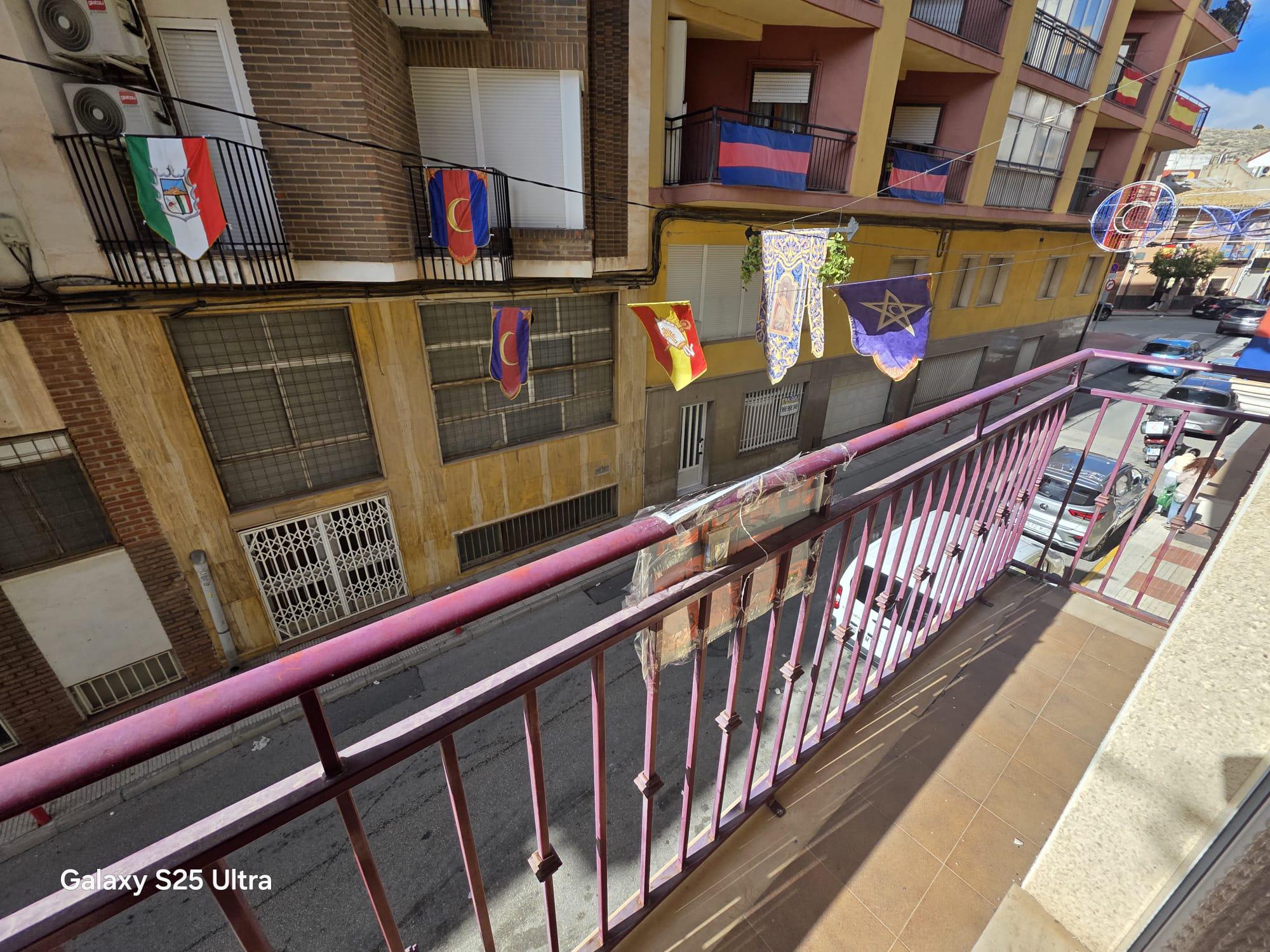 Imagen 4 Apartamento en venta en Sax / Piso 1º con ascensor y garaje, zona Gran Vía - Hiperber