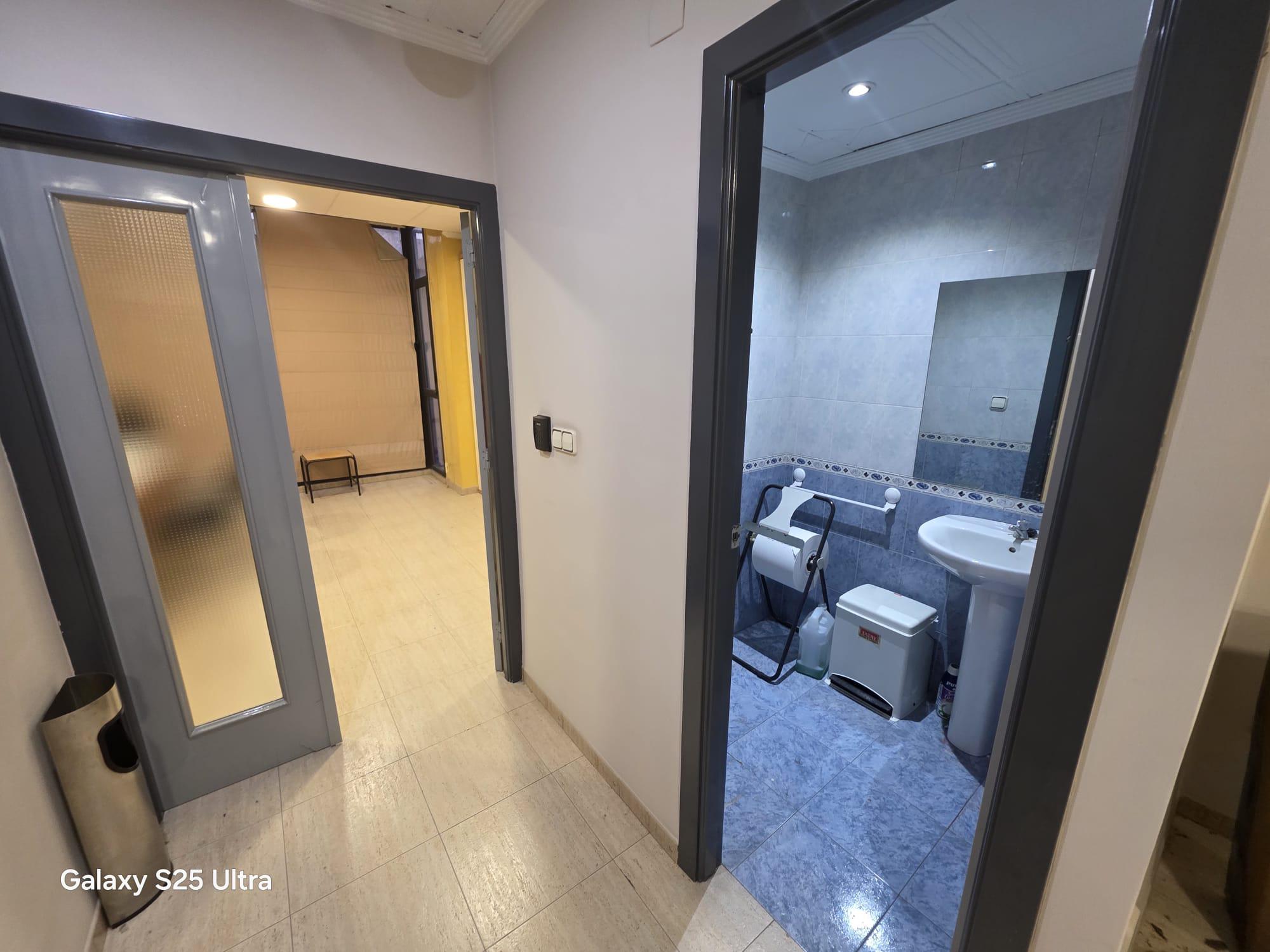 Imagen 10 Casa Pareada en venta en Elda / Edf. oficinas para hacer viviendas zona P. Nacional