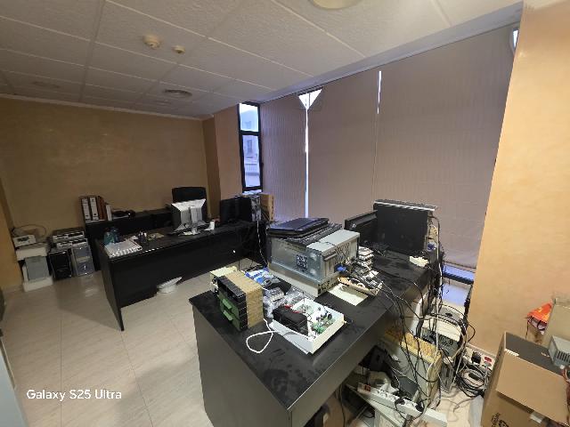 Imagen 8 Inmueble 300419 - Casa Pareada en venta en Elda / Edf. oficinas para hacer viviendas zona P. Nacional