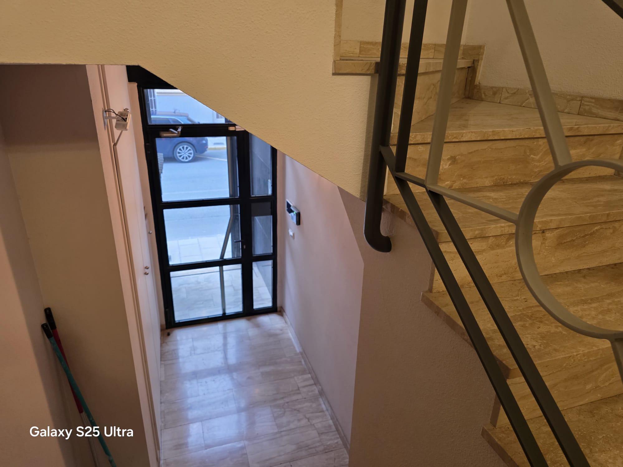 Imagen 4 Casa Pareada en venta en Elda / Edf. oficinas para hacer viviendas zona P. Nacional