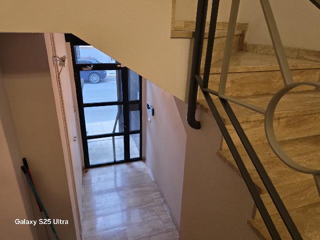 Imagen 4 Inmueble 300419 - Casa Pareada en venta en Elda / Edf. oficinas para hacer viviendas zona P. Nacional