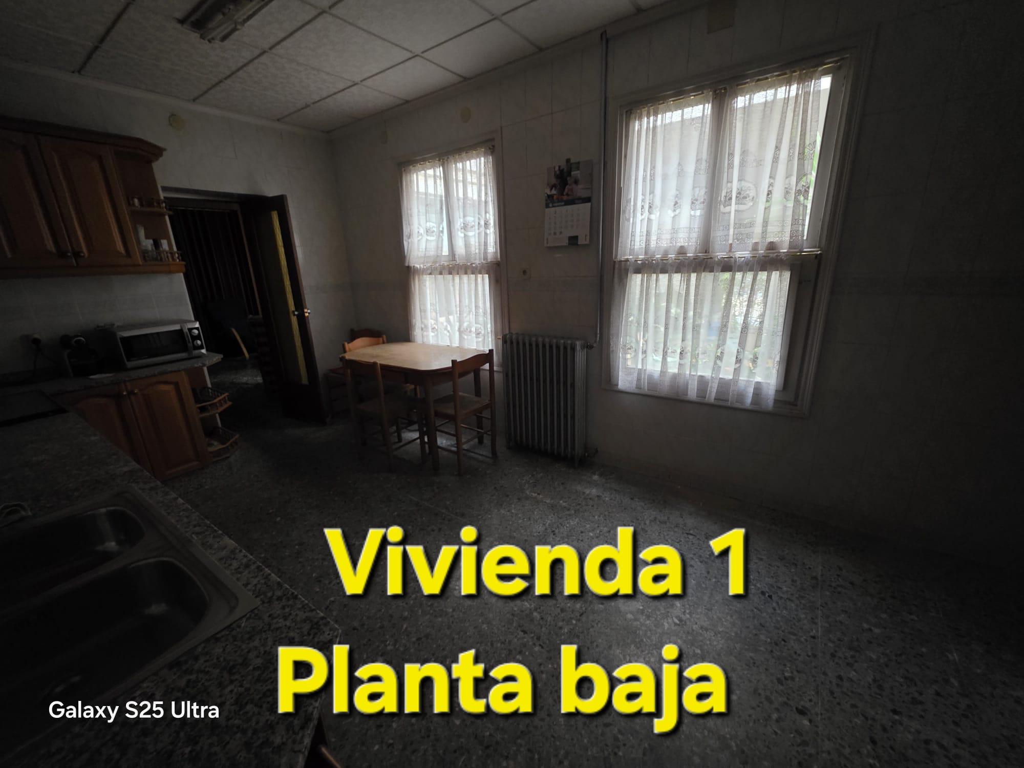 Imagen 10 Casa Pareada en venta en Petrer / Parcela urbana con 3 viviendas junto parque 9 d´Octubre