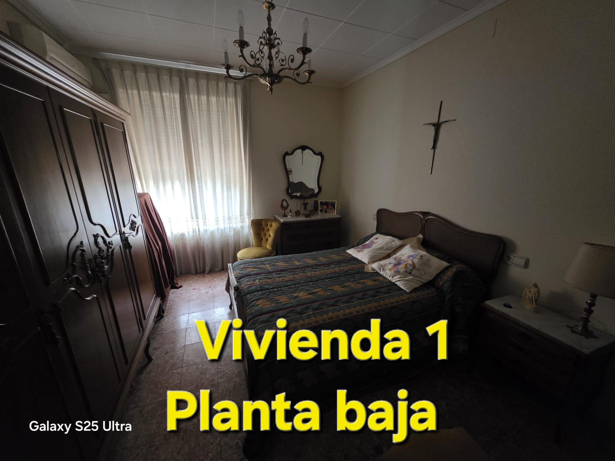 Imagen 7 Casa Pareada en venta en Petrer / Parcela urbana con 3 viviendas junto parque 9 d´Octubre