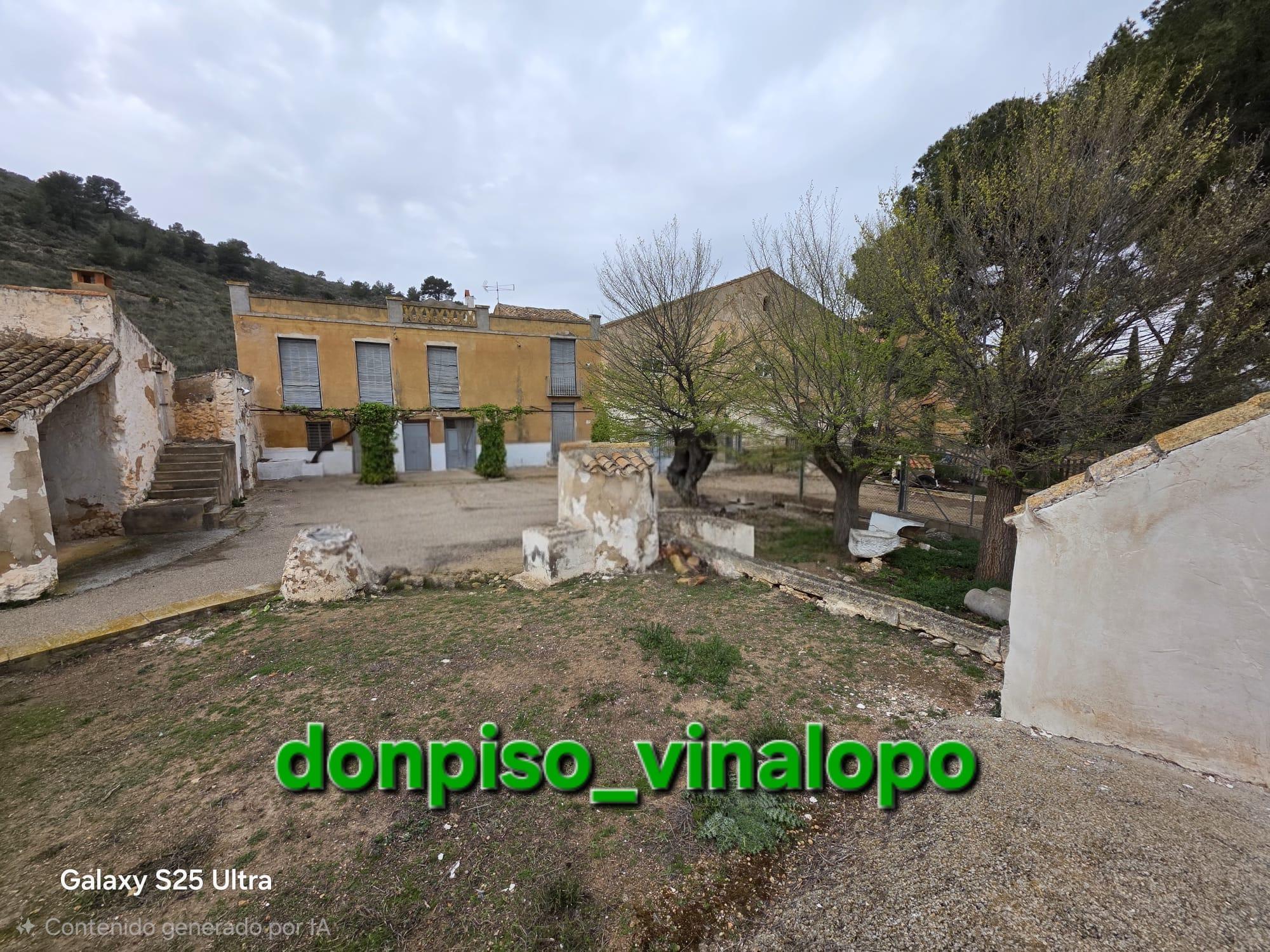 Imagen 1 Casa Rústica en venta en Villena / Caserón con parcela en cª Villena- Pinoso