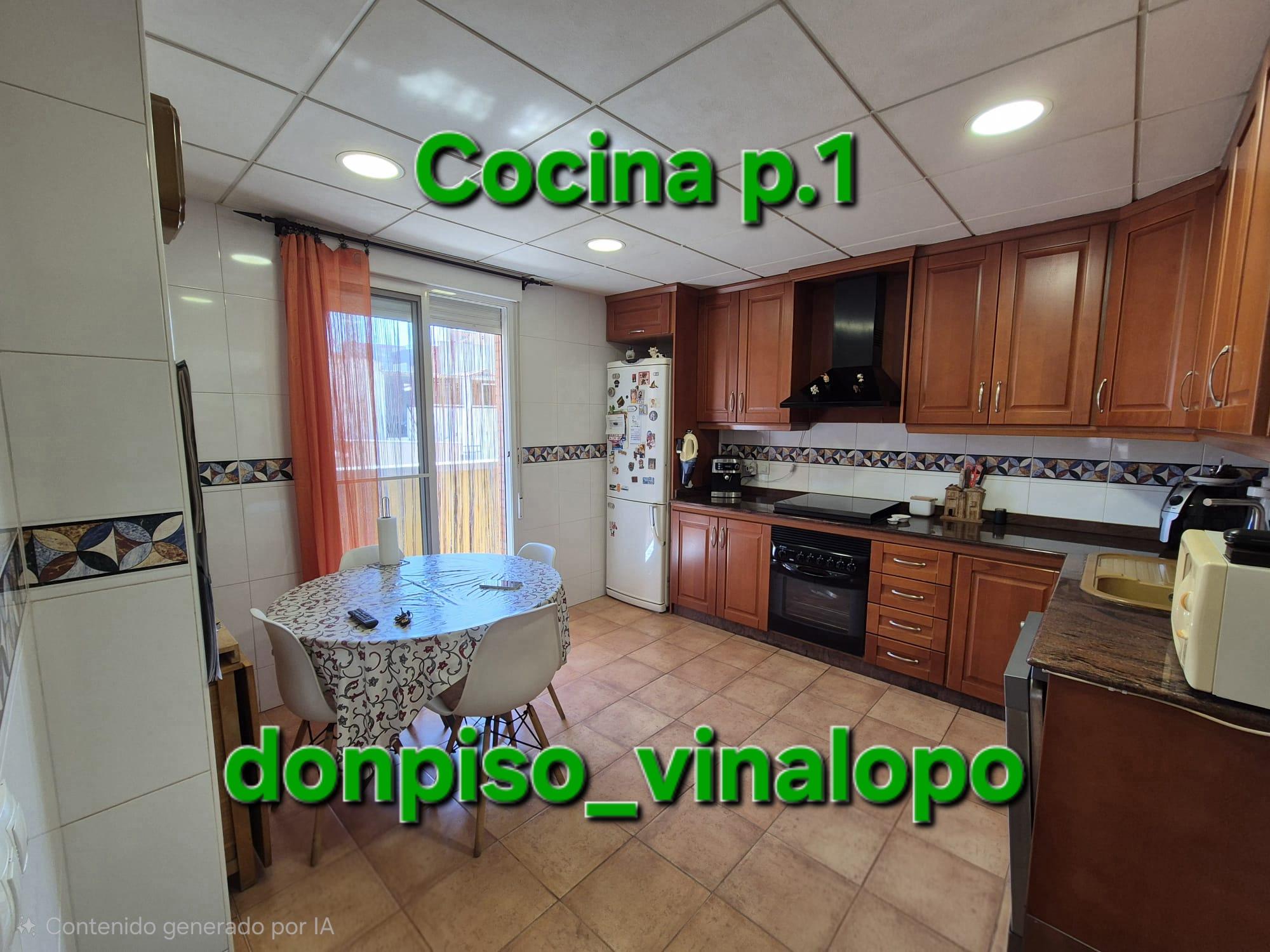 Imagen 8 Casa Adosada en venta en Villena / Adosado a 3 calles de la Avda. de la Constitución