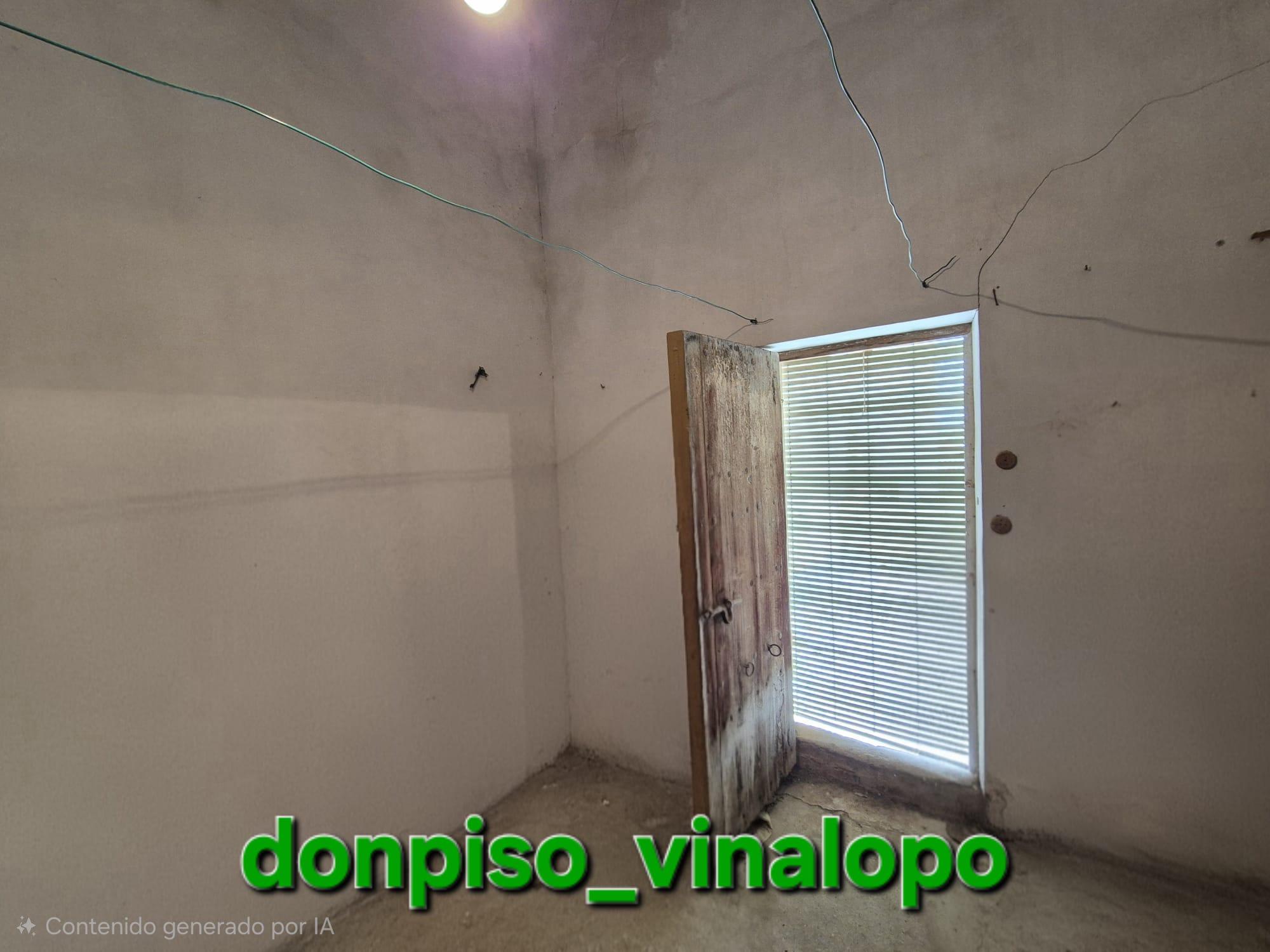 Imagen 3 Casa Adosada en venta en Romana La / Casa adosada de 2 plantas junto a la calle Mayor