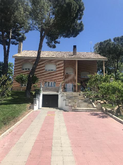 Imagen 1 Inmueble 263421 - Casa Aislada en venta en Villaviciosa De Odón / Chalet 600m2 construidos sobre parcela 1.8...