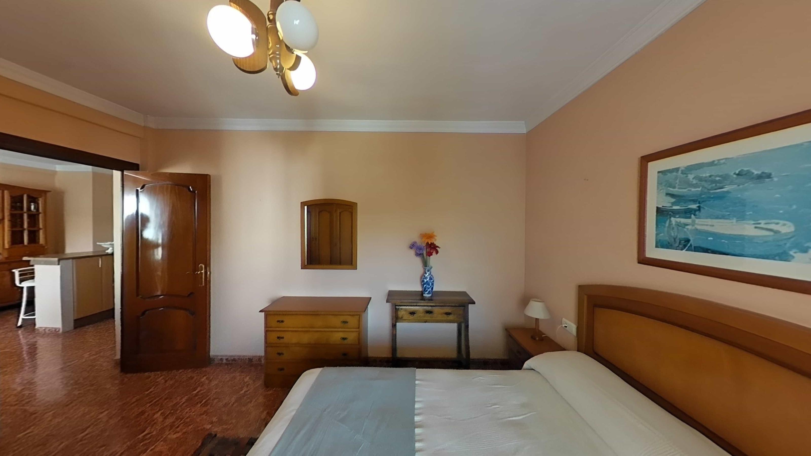 Imagen 34 Apartamento en venta en Benalmádena / Ideal para paseos en el paseo marítimo, zona de ocio