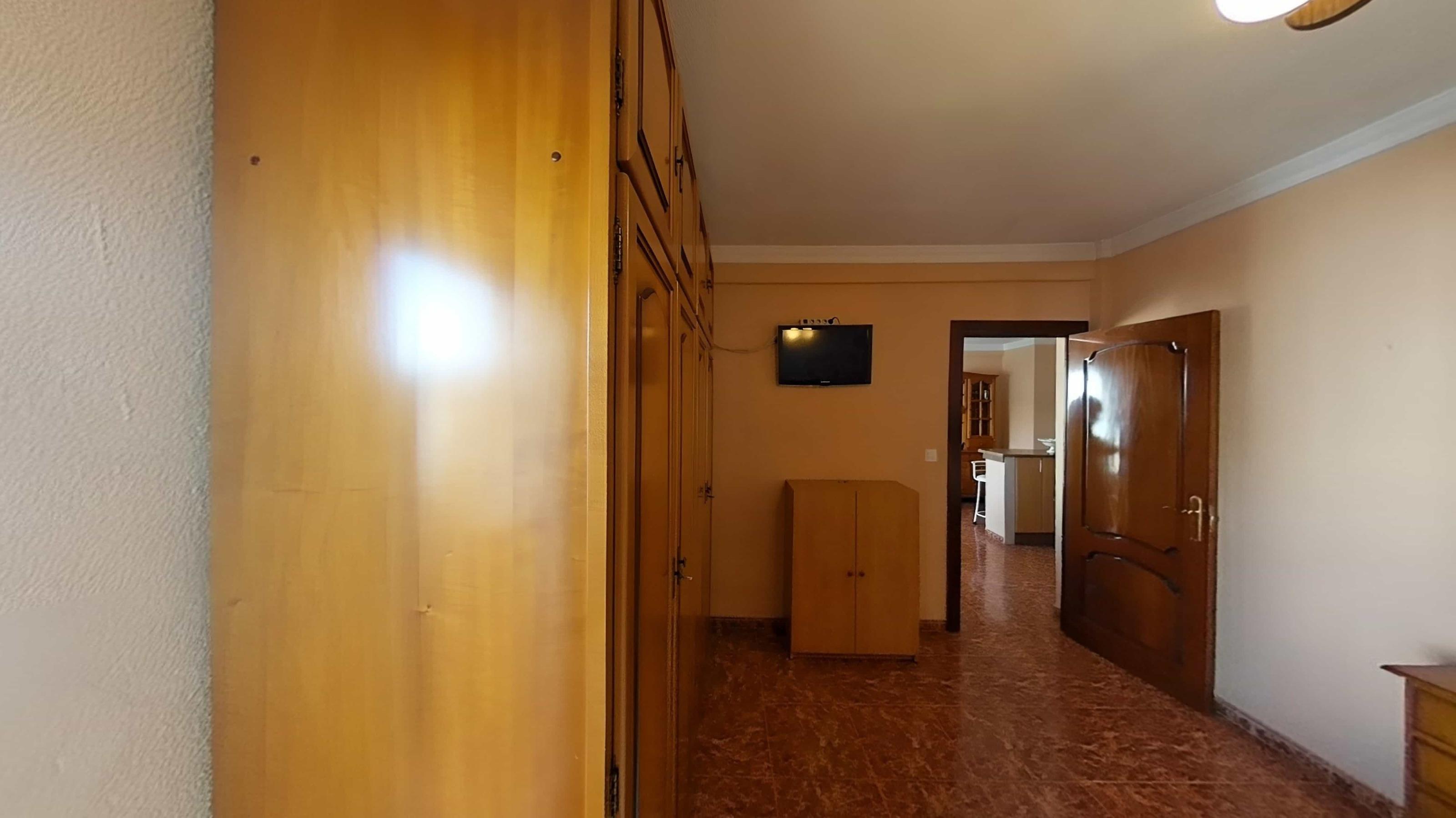 Imagen 35 Apartamento en venta en Benalmádena / Ideal para paseos en el paseo marítimo, zona de ocio