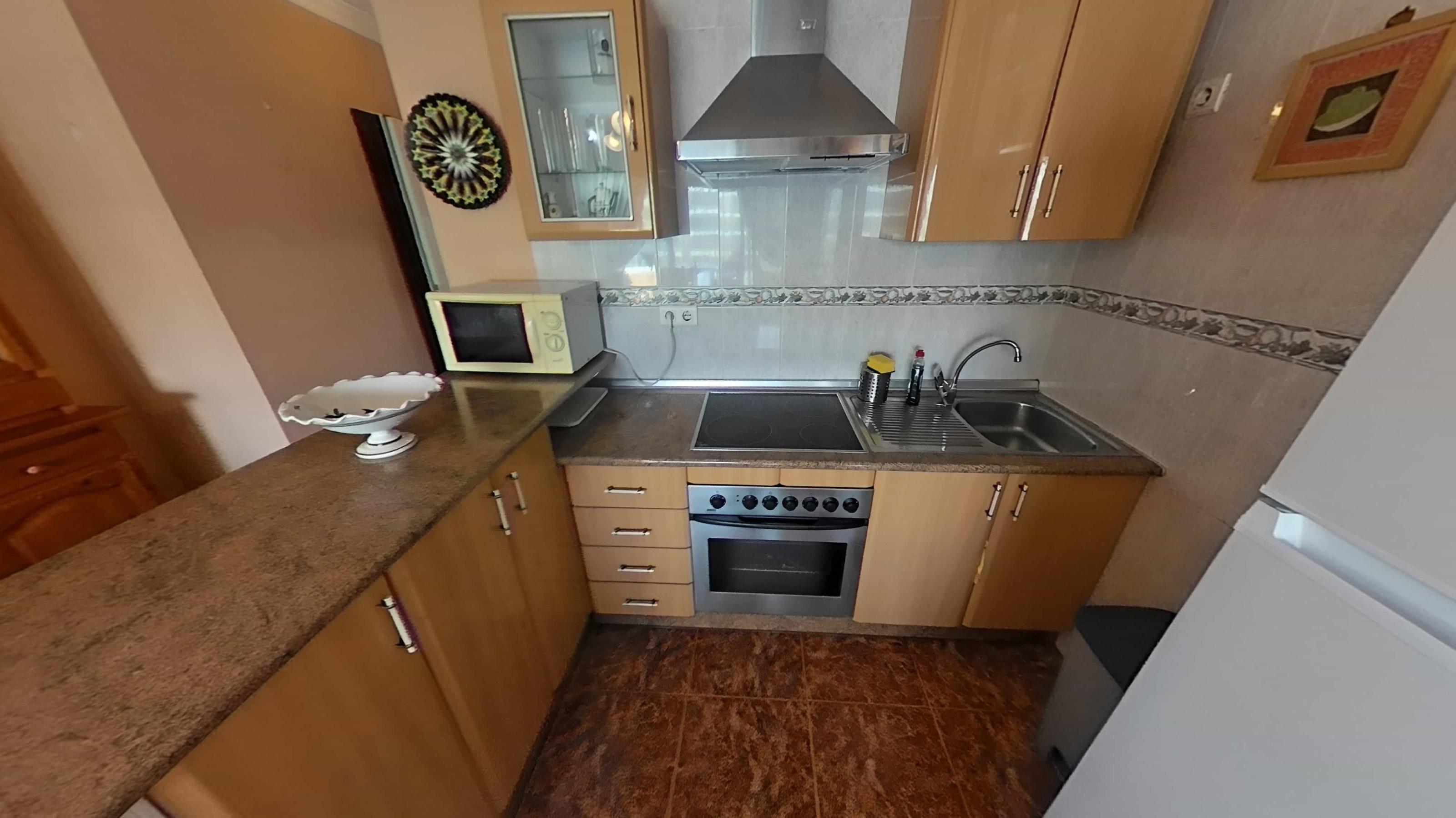 Imagen 17 Apartamento en venta en Benalmádena / Ideal para paseos en el paseo marítimo, zona de ocio