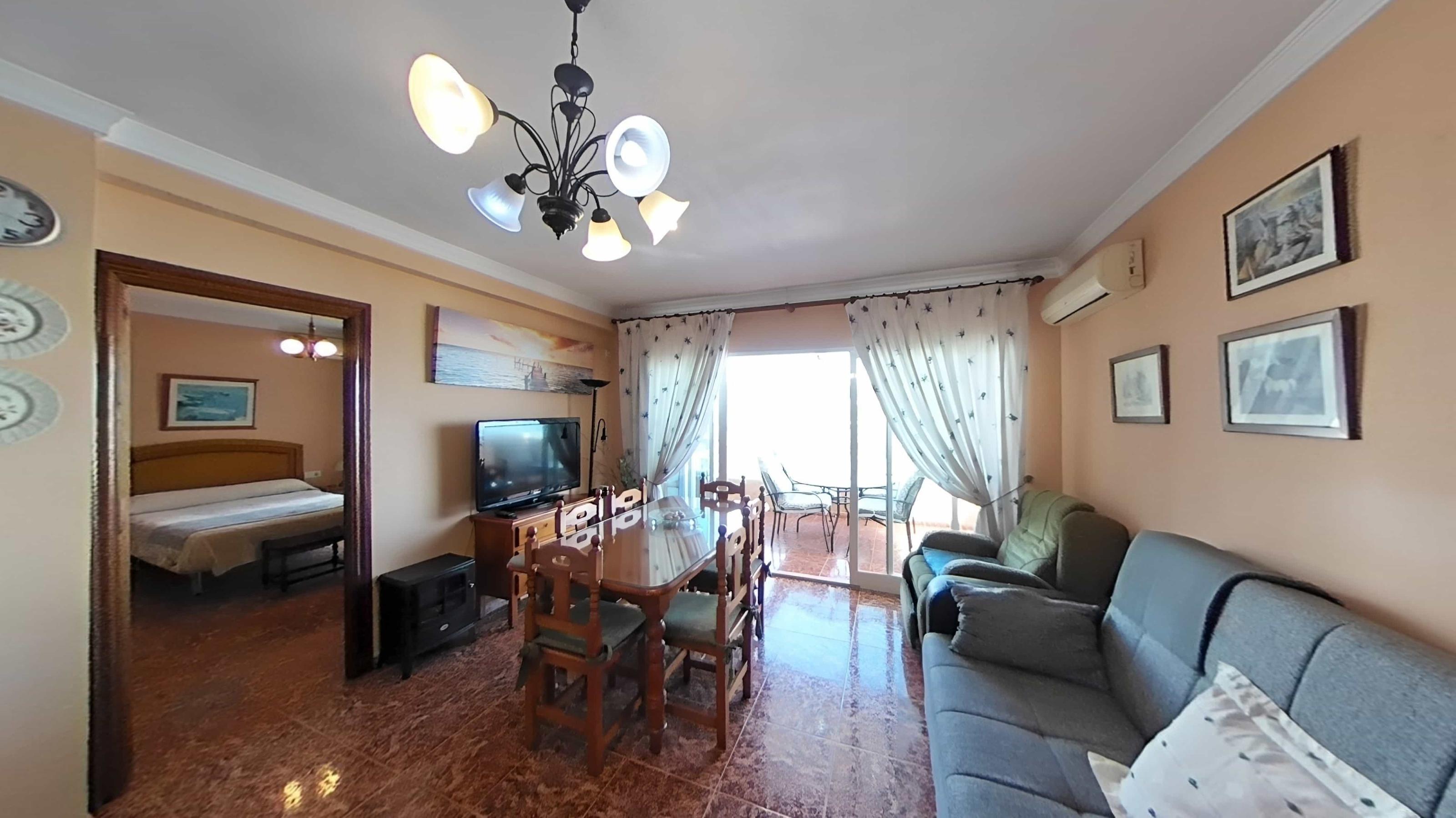 Imagen 11 Apartamento en venta en Benalmádena / Ideal para paseos en el paseo marítimo, zona de ocio