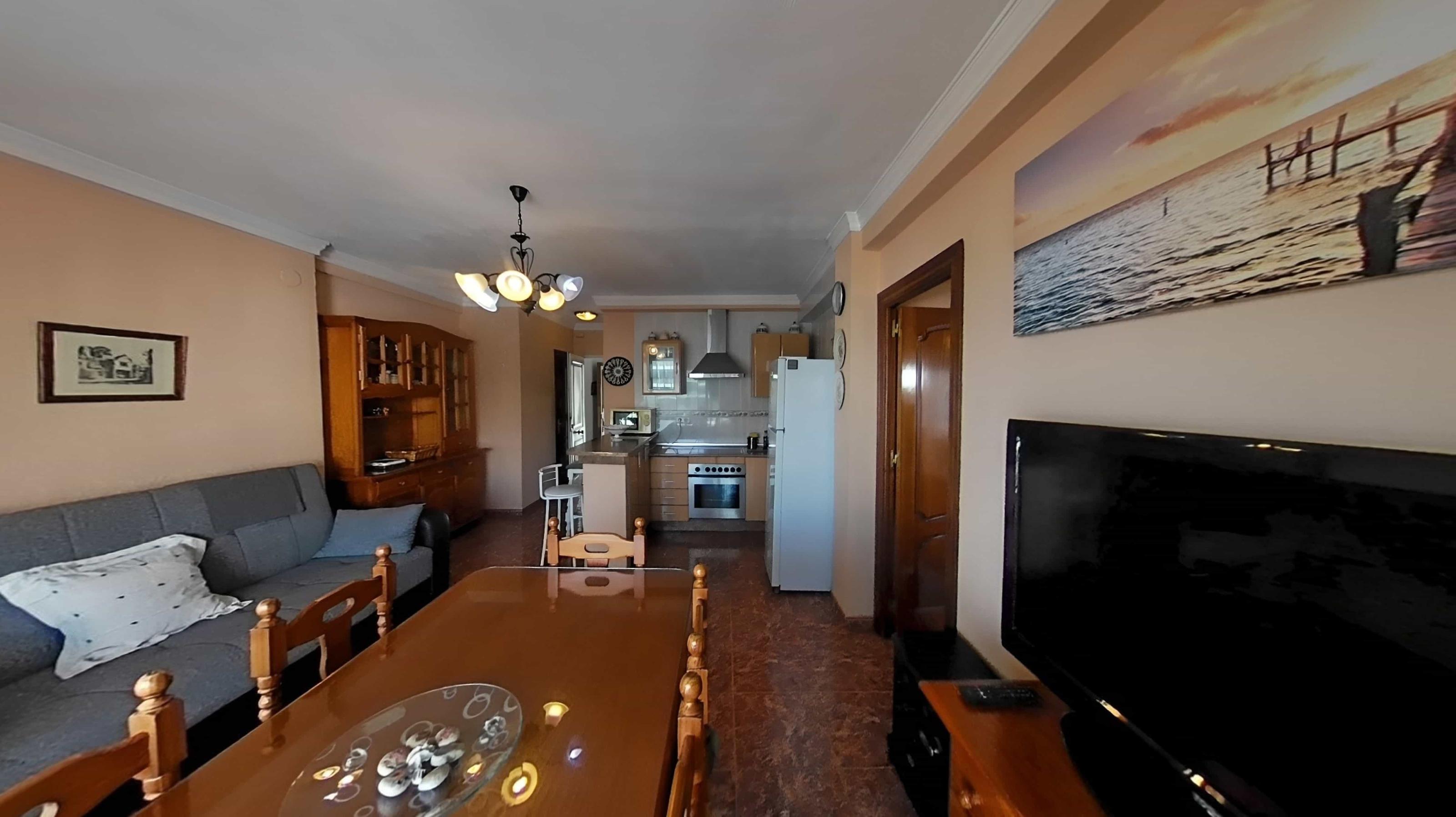 Imagen 18 Apartamento en venta en Benalmádena / Ideal para paseos en el paseo marítimo, zona de ocio