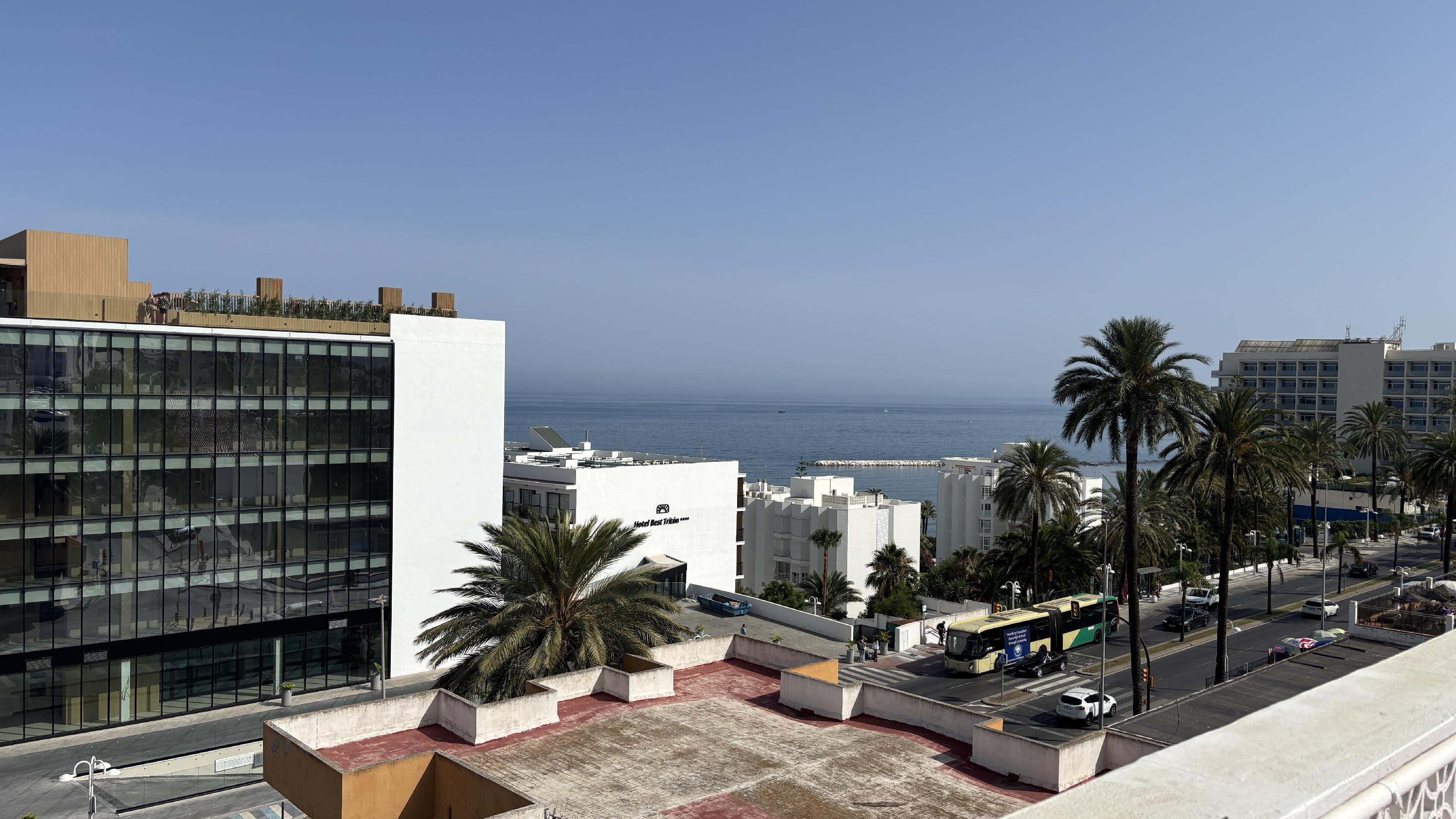 Imagen 55 Apartamento en venta en Benalmádena / Ideal para paseos en el paseo marítimo, zona de ocio