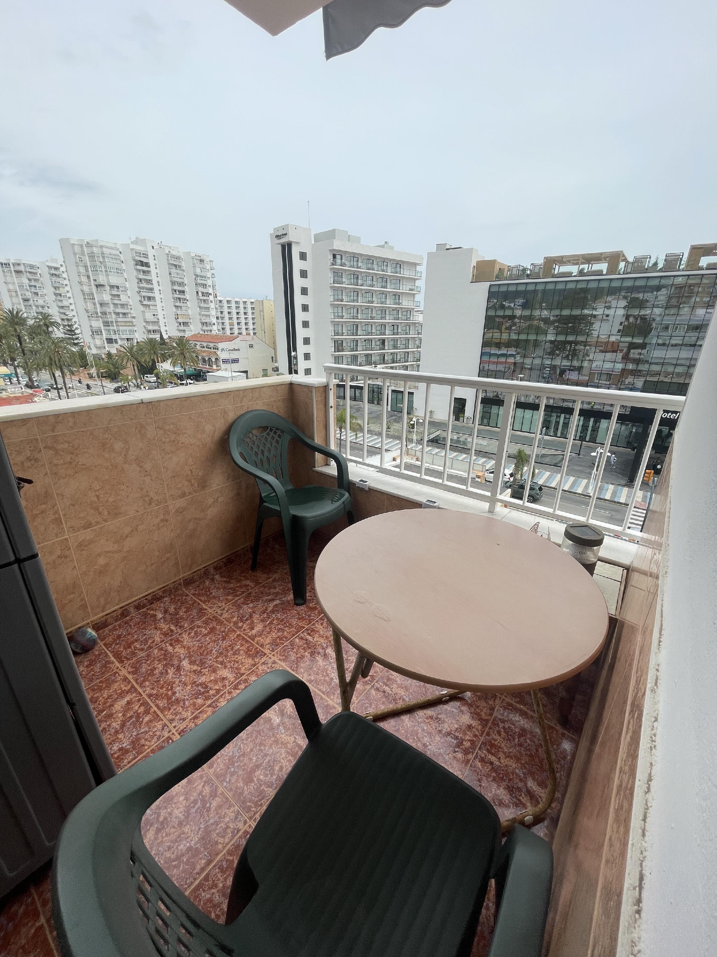 Imagen 39 Apartamento en venta en Benalmádena / Ideal para paseos en el paseo marítimo, zona de ocio