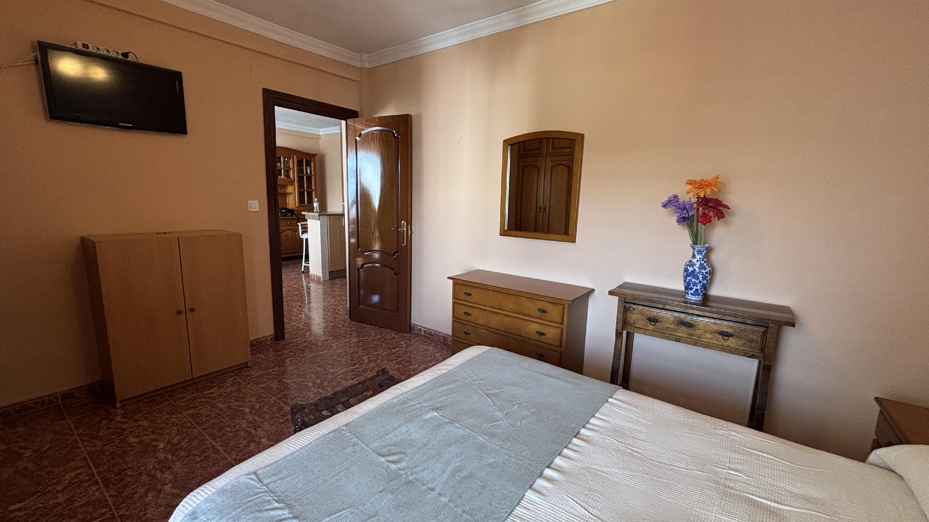 Imagen 33 Apartamento en venta en Benalmádena / Ideal para paseos en el paseo marítimo, zona de ocio