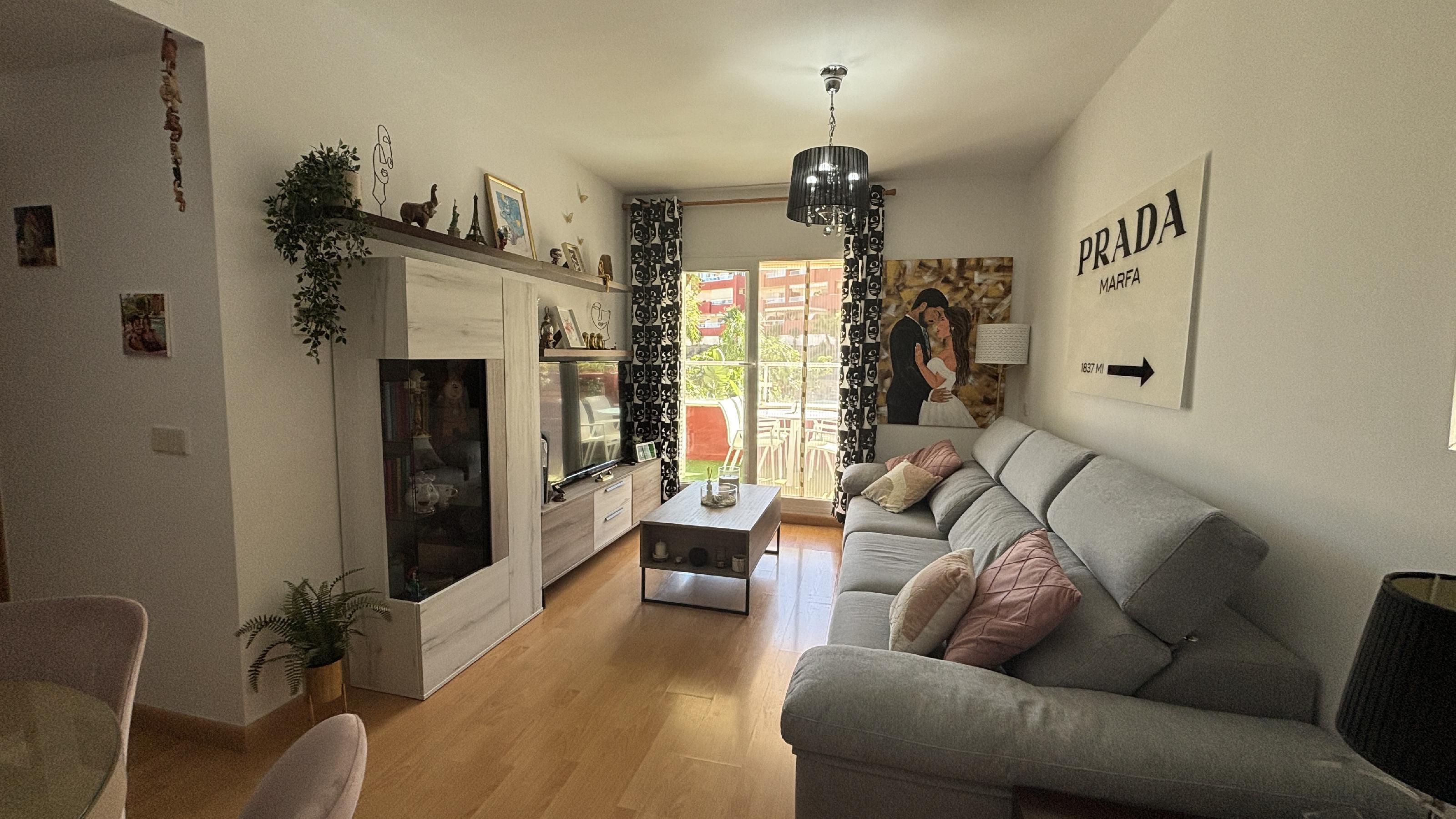 Imagen 11 Apartamento en venta en Benalmádena / Urbanización moderna y tranquila con transporte público