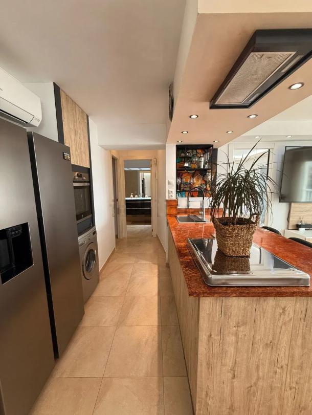 Imagen 17 Apartamento en venta en Benalmádena / A un paso de la playa, rodeado de comercios, hoteles 