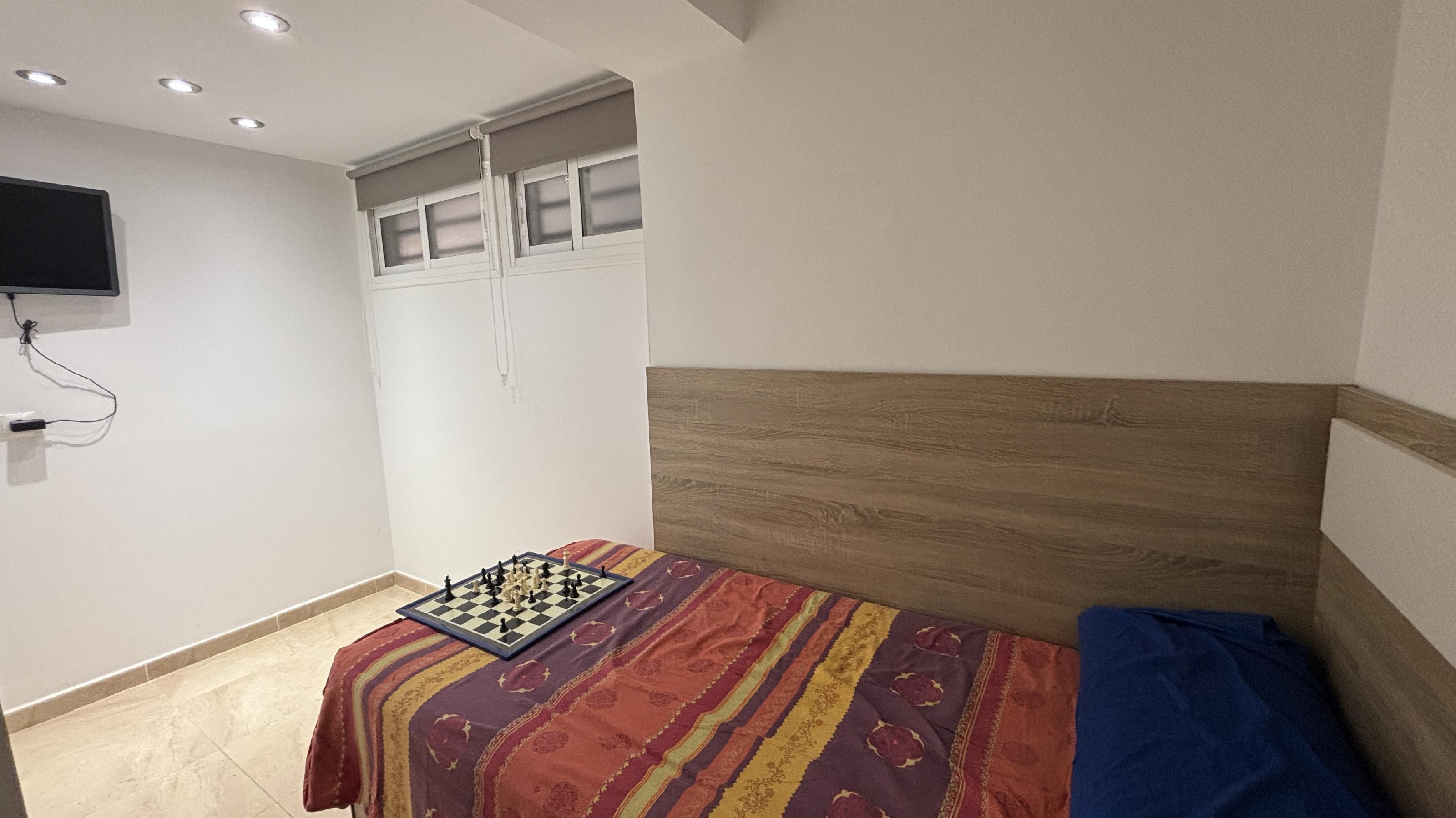 Imagen 25 Apartamento en venta en Benalmádena / A un paso de la playa, rodeado de comercios, hoteles 