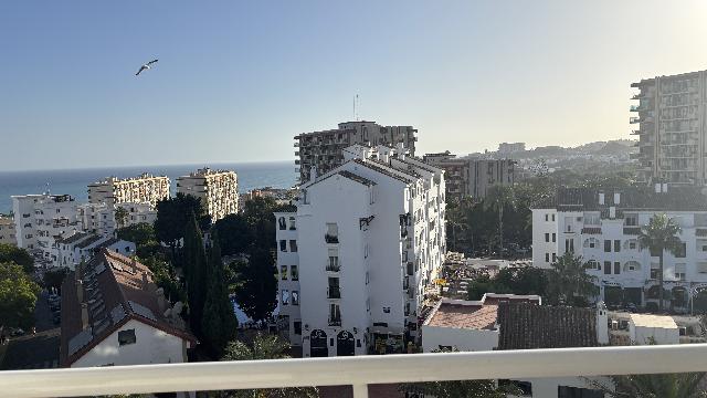 Imagen 2 Inmueble 296562 - Apartamento en venta en Benalmádena / A un paso de la playa, rodeado de comercios, hoteles 