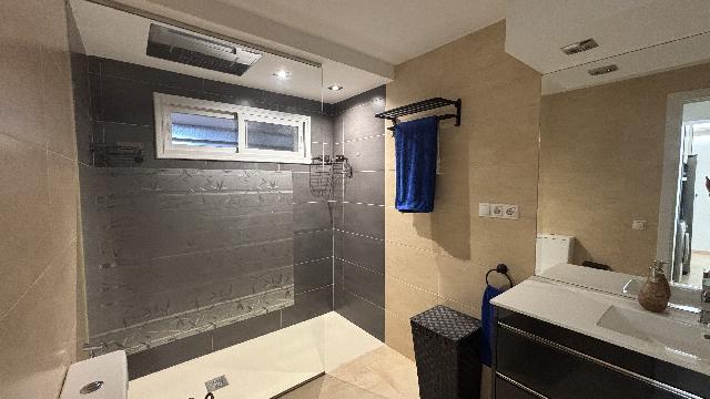 Imagen 30 Inmueble 296562 - Apartamento en venta en Benalmádena / A un paso de la playa, rodeado de comercios, hoteles 