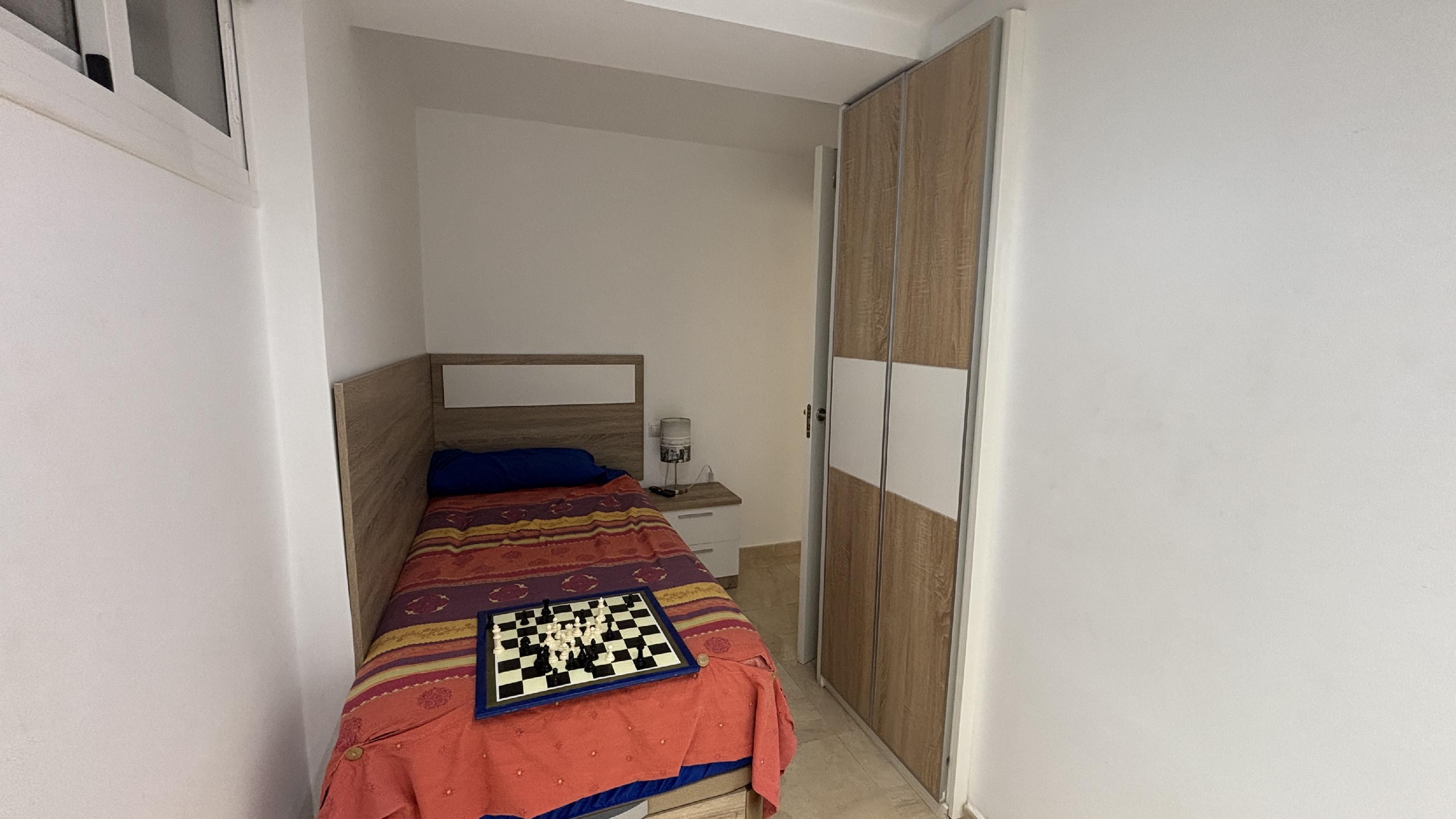 Imagen 24 Apartamento en venta en Benalmádena / A un paso de la playa, rodeado de comercios, hoteles 