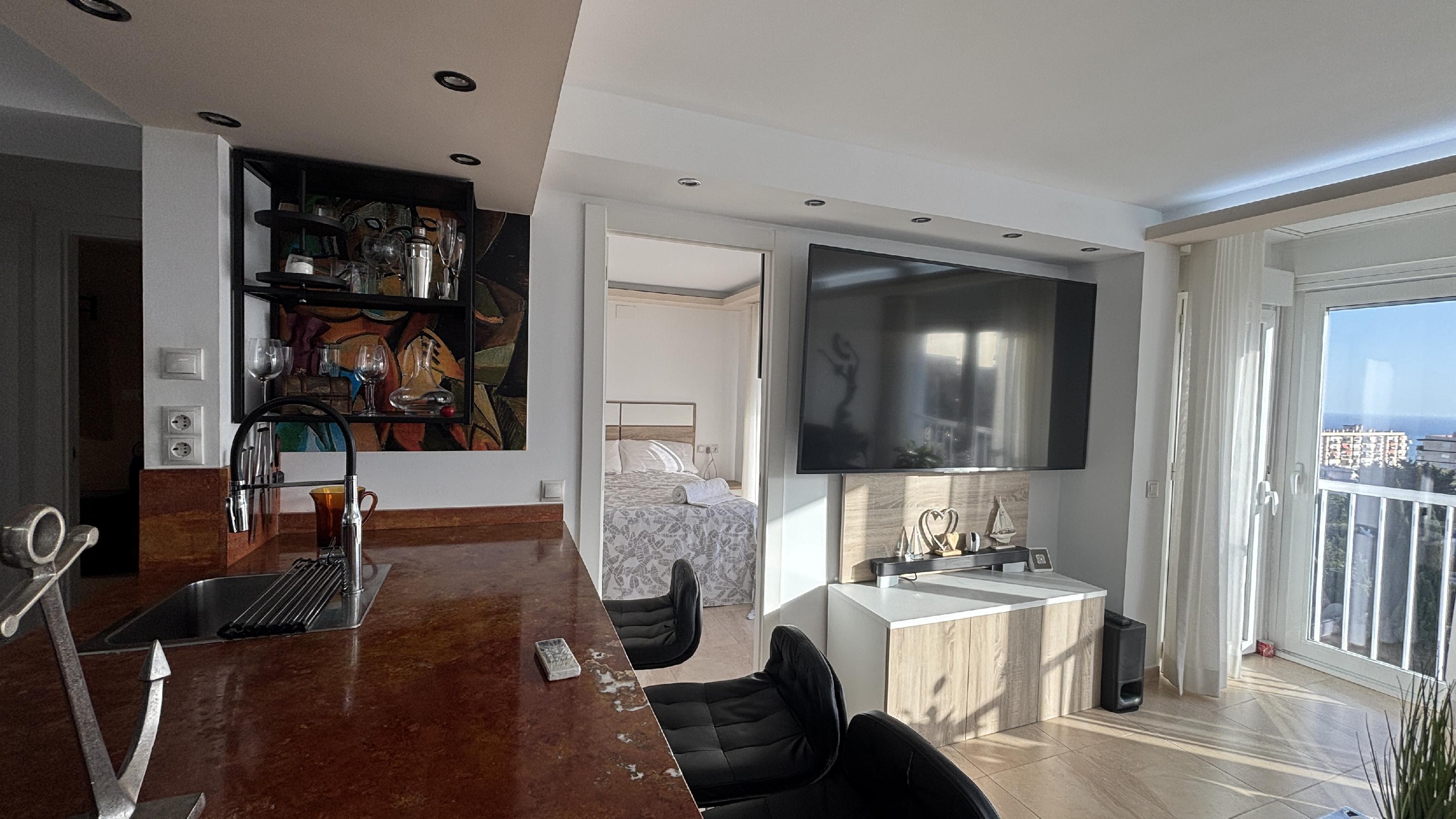 Imagen 12 Apartamento en venta en Benalmádena / A un paso de la playa, rodeado de comercios, hoteles 
