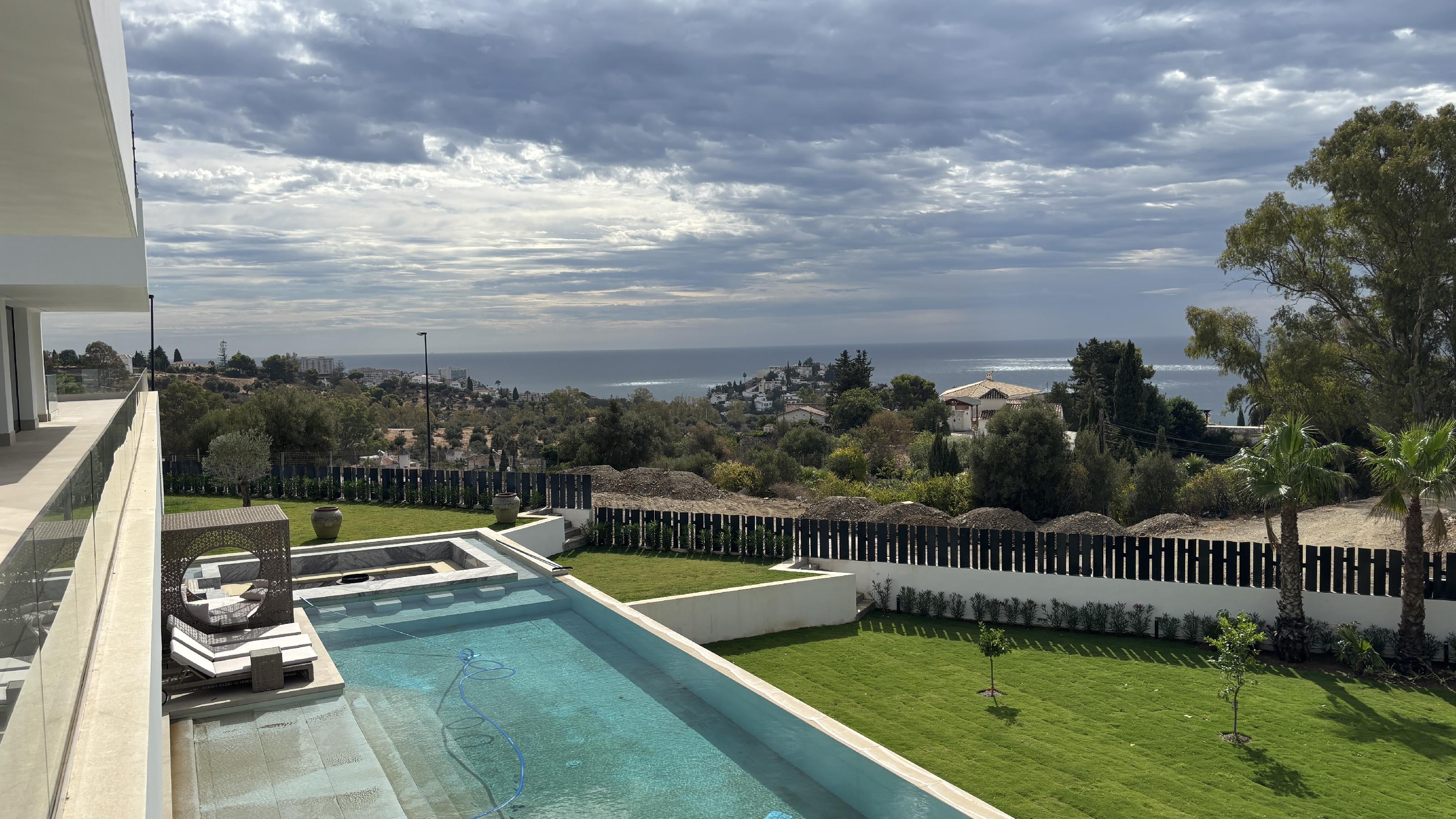 Imagen 2 Casa Aislada en venta en Benalmádena / Casa ubicado en la zona del Higuerón, muy prestigiosa