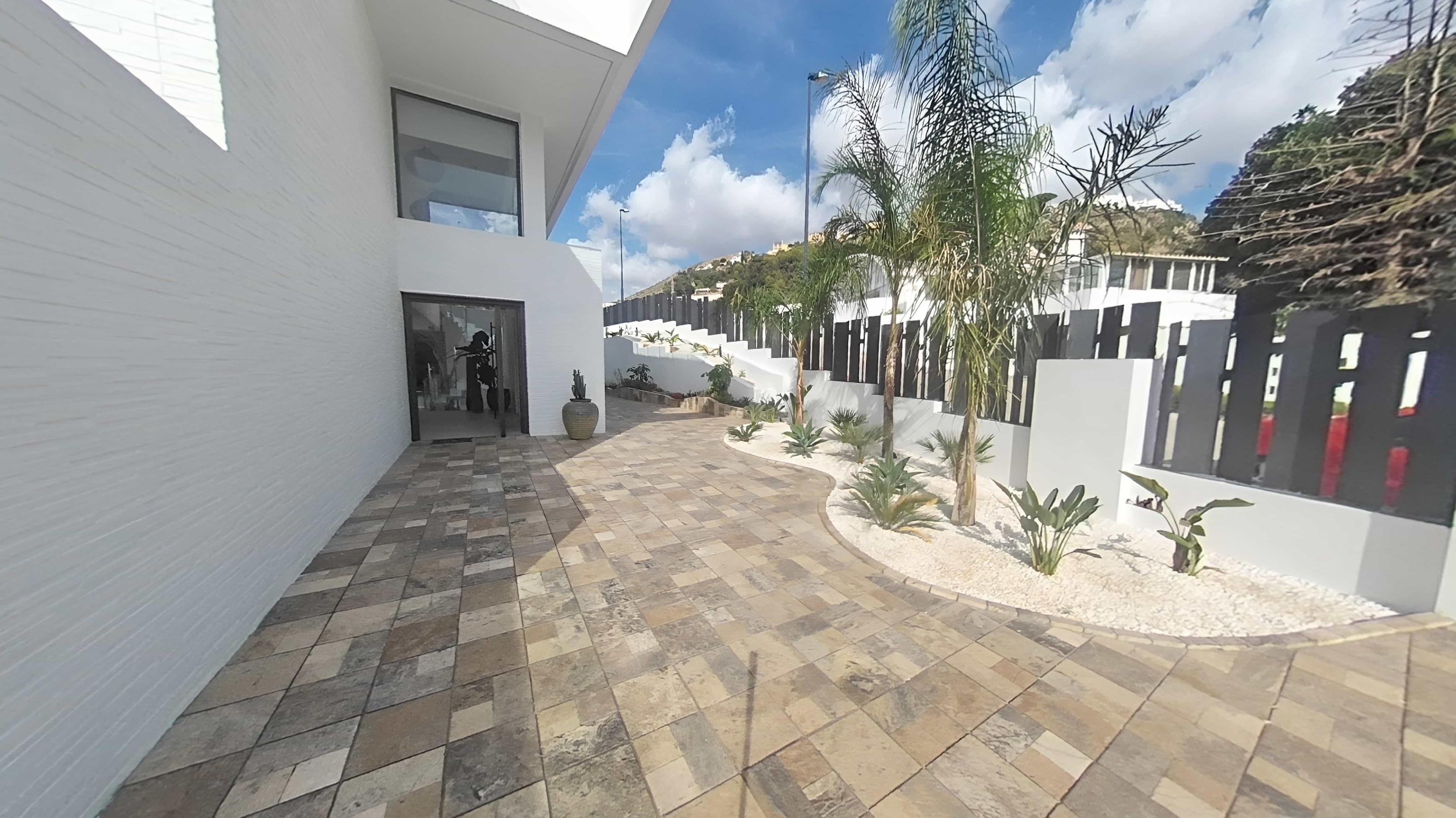 Imagen 52 Casa Aislada en venta en Benalmádena / Casa ubicado en la zona del Higuerón, muy prestigiosa