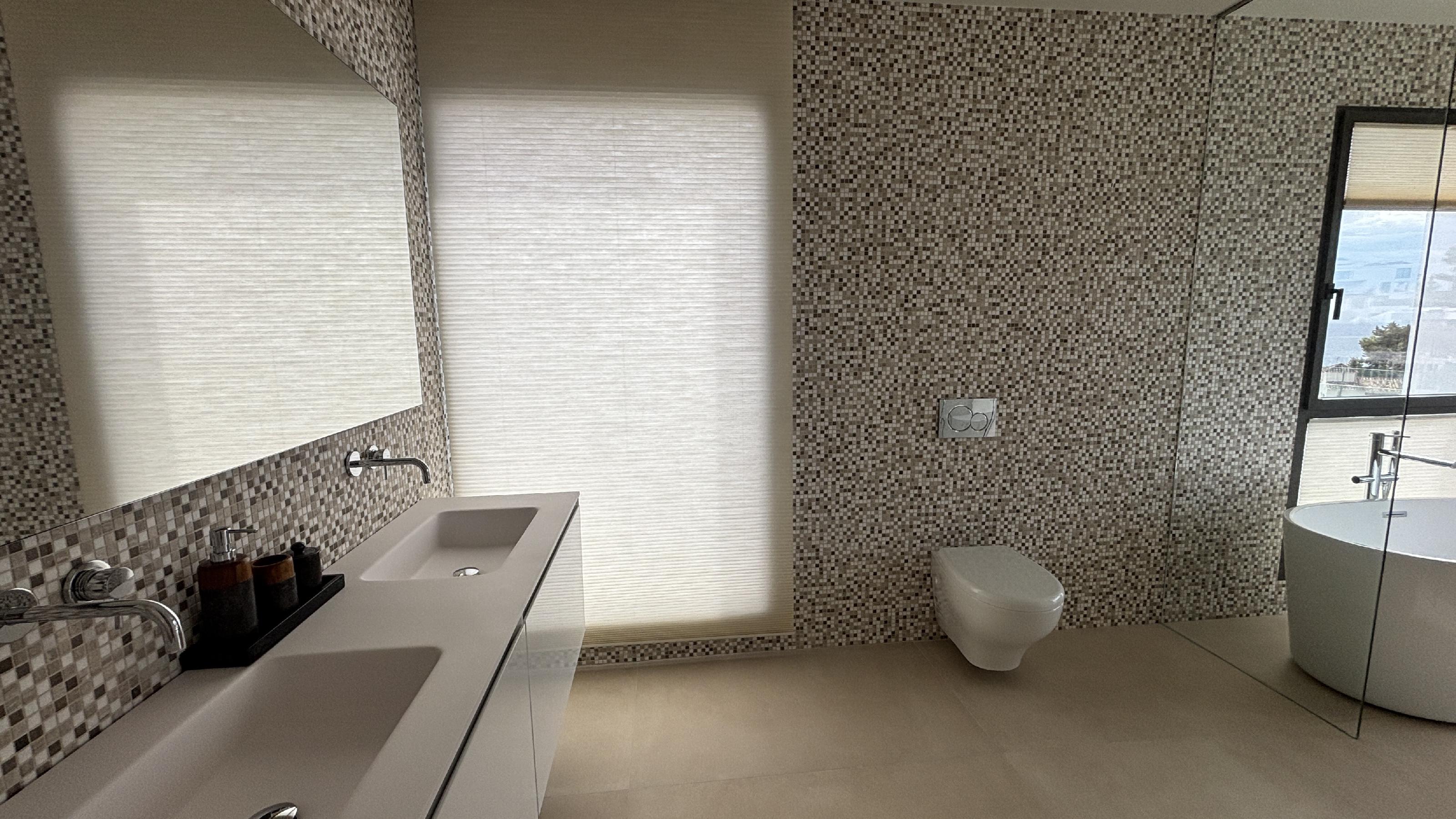 Imagen 37 Casa Aislada en venta en Benalmádena / Casa ubicado en la zona del Higuerón, muy prestigiosa