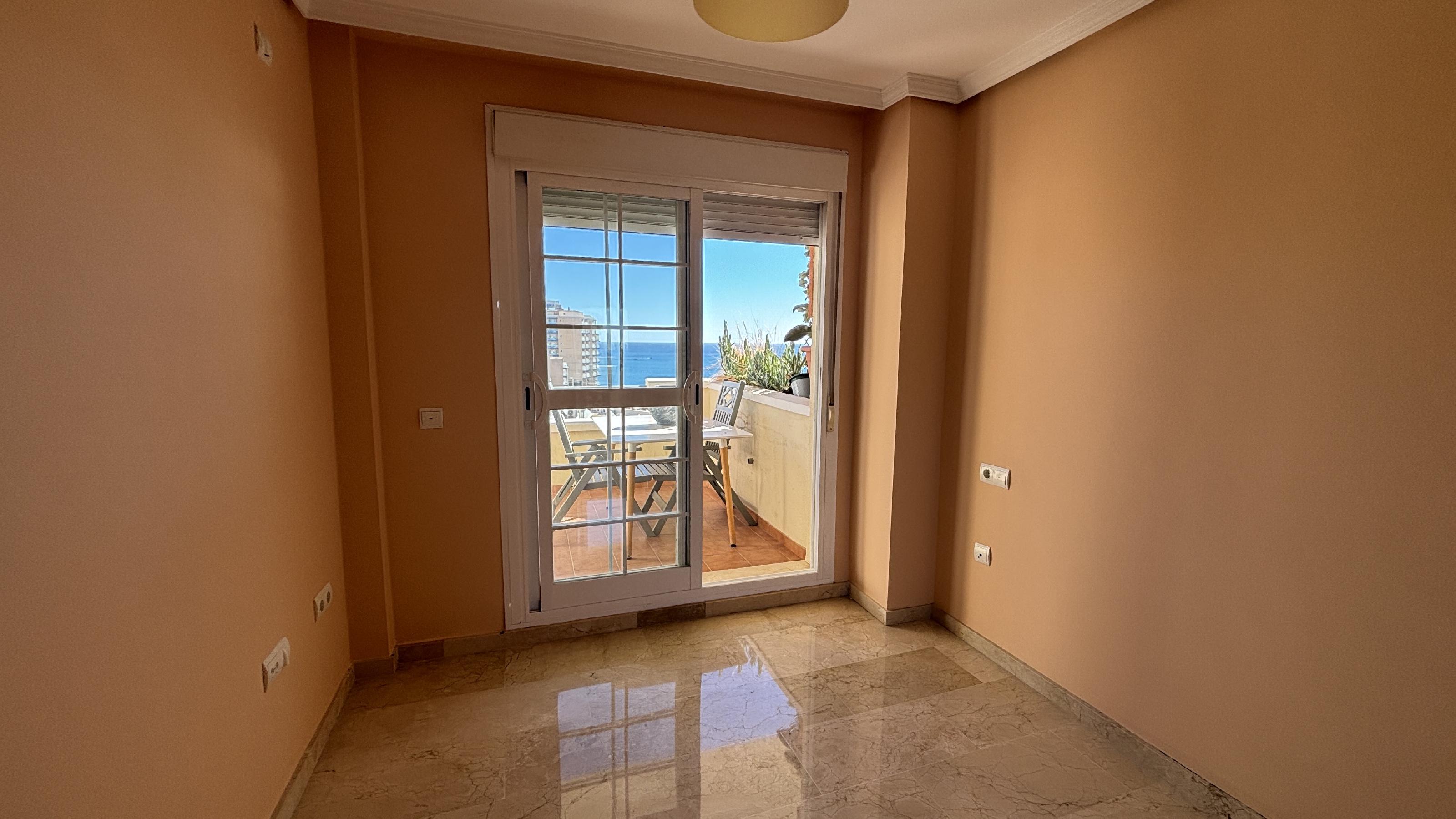 Imagen 20 Dúplex en venta en Benalmádena / Buena ubicación frente al mar, rodeado de bares,opencor