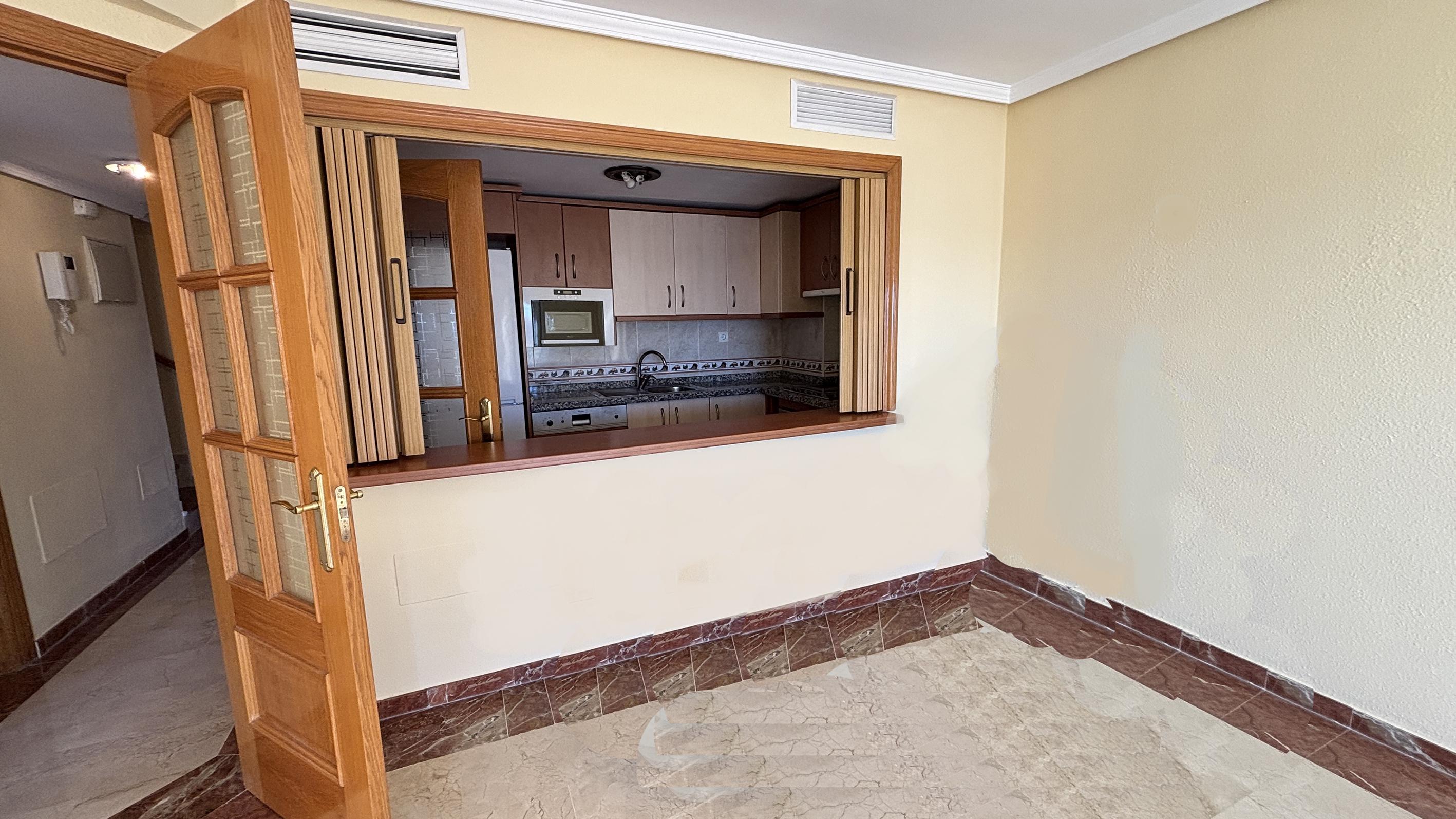 Imagen 6 Dúplex en venta en Benalmádena / Buena ubicación frente al mar, rodeado de bares,opencor