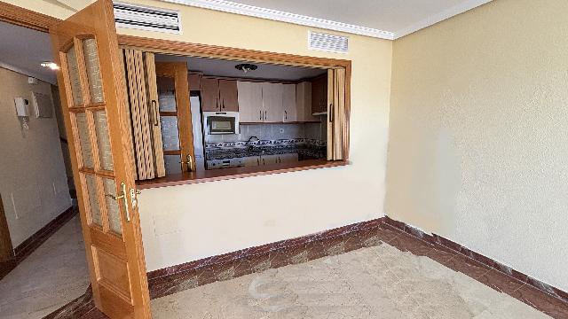 Imagen 6 Inmueble 297739 - Dúplex en venta en Benalmádena / Buena ubicación frente al mar, rodeado de bares,opencor
