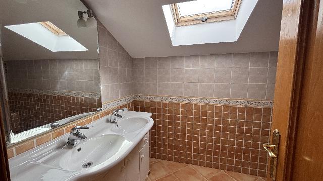 Imagen 23 Inmueble 297739 - Dúplex en venta en Benalmádena / Buena ubicación frente al mar, rodeado de bares,opencor