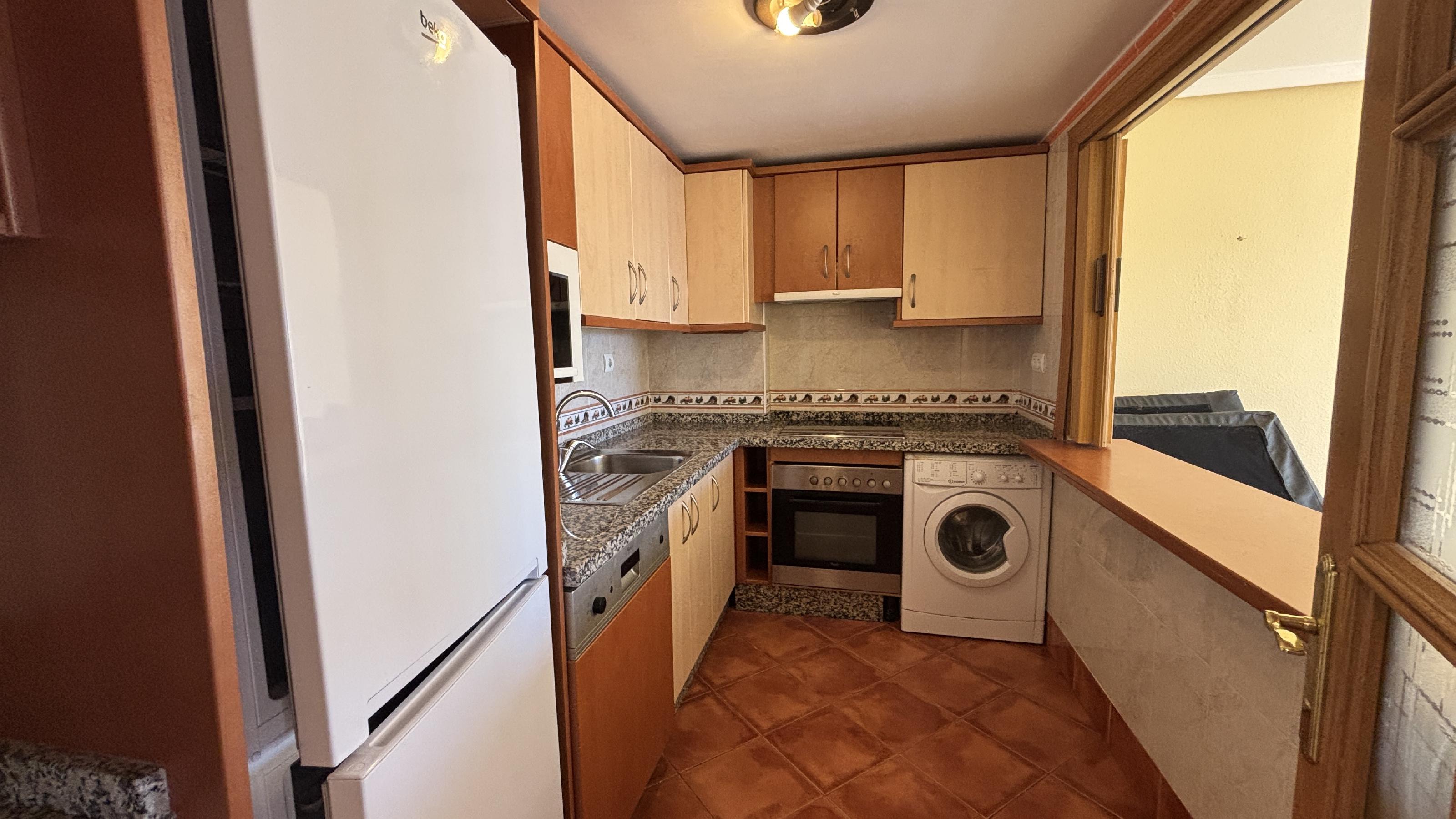 Imagen 7 Dúplex en venta en Benalmádena / Buena ubicación frente al mar, rodeado de bares,opencor