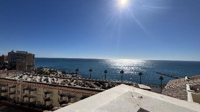 Imagen 3 Inmueble 297739 - Dúplex en venta en Benalmádena / Buena ubicación frente al mar, rodeado de bares,opencor