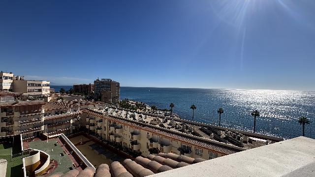 Imagen 2 Inmueble 297739 - Dúplex en venta en Benalmádena / Buena ubicación frente al mar, rodeado de bares,opencor