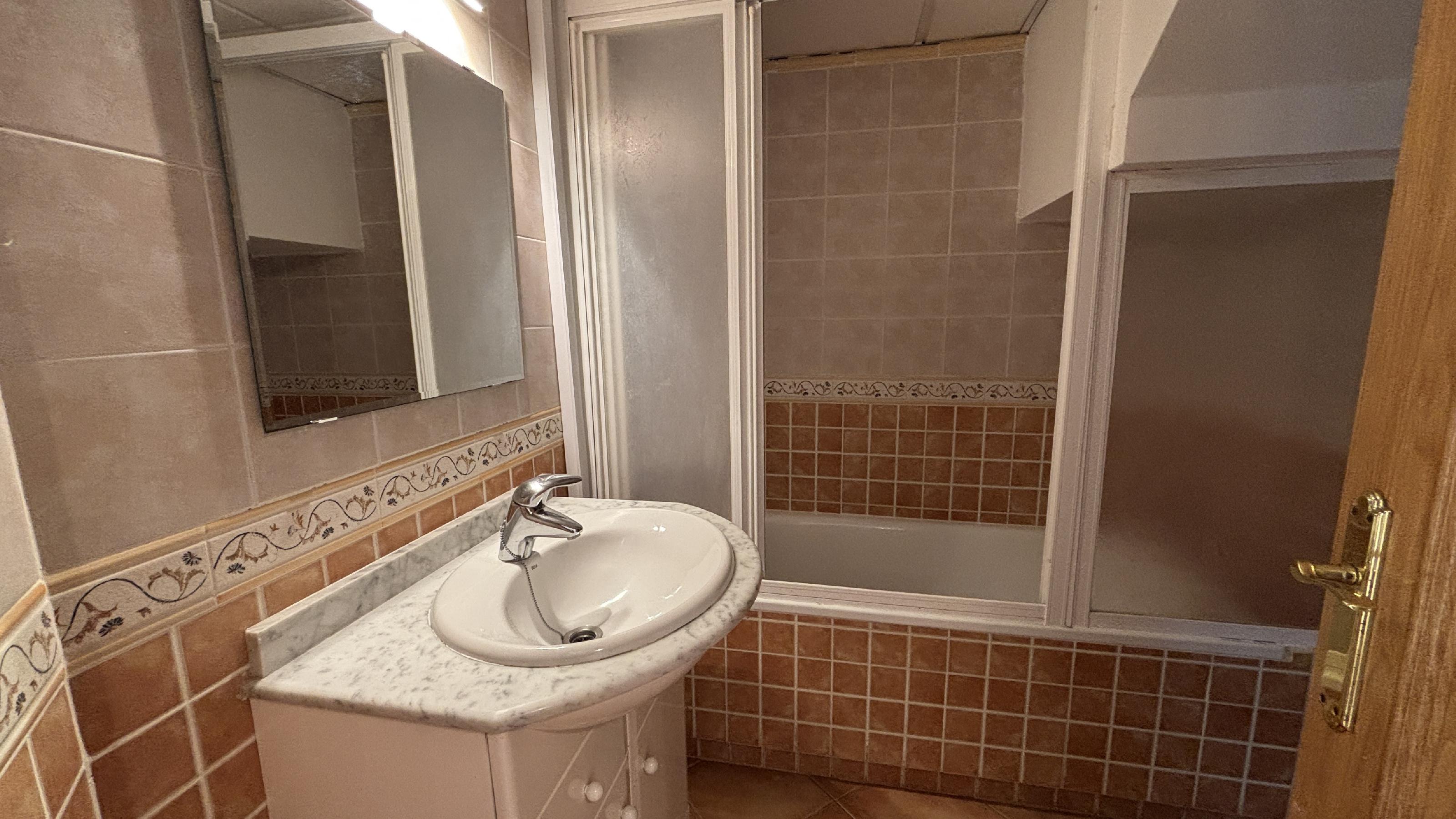 Imagen 13 Dúplex en venta en Benalmádena / Buena ubicación frente al mar, rodeado de bares,opencor