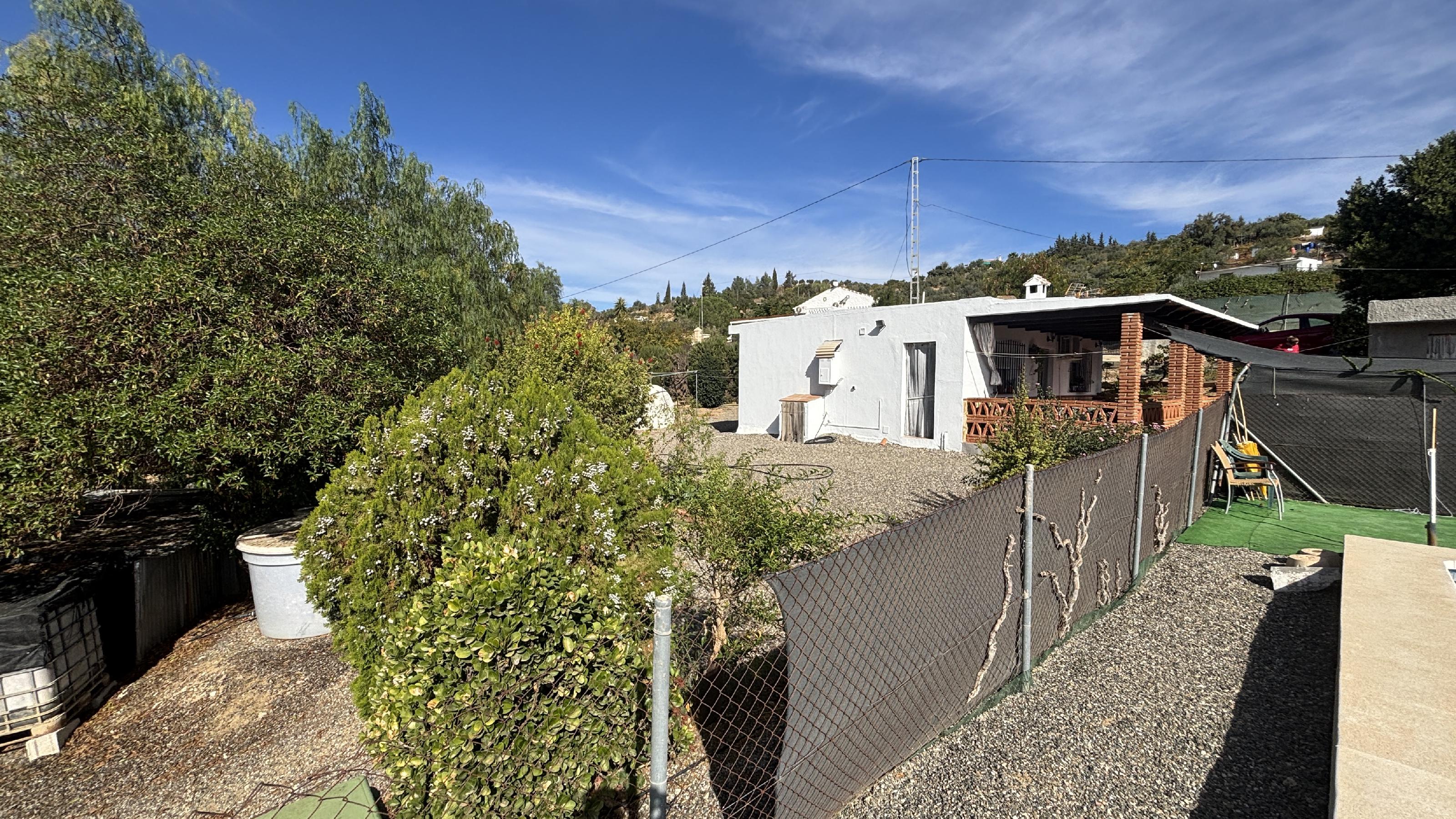 Imagen 3 Casa Rústica en venta en Pizarra / Ubicado a  1 kl de la carretera principal, con vecinos.