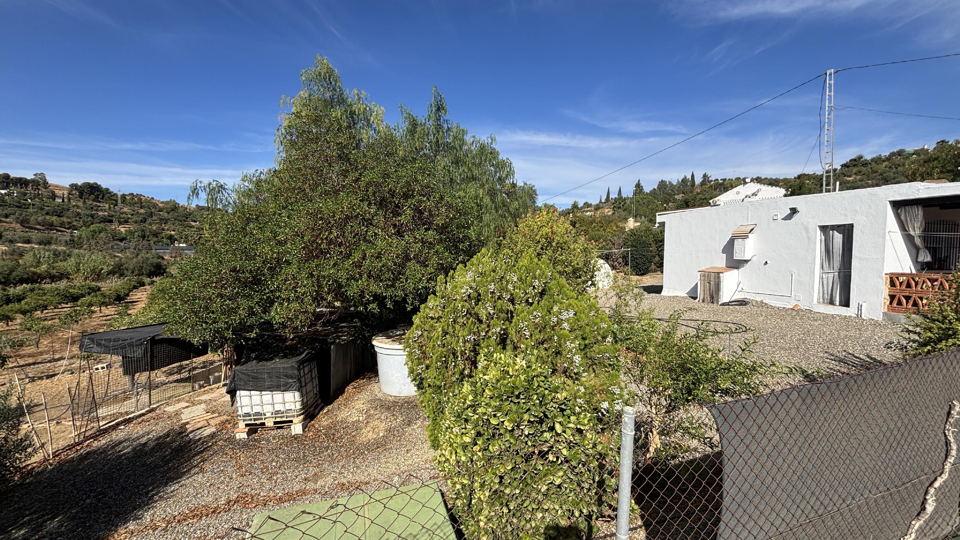 Imagen 31 Casa Rústica en venta en Pizarra / Ubicado a  1 kl de la carretera principal, con vecinos.