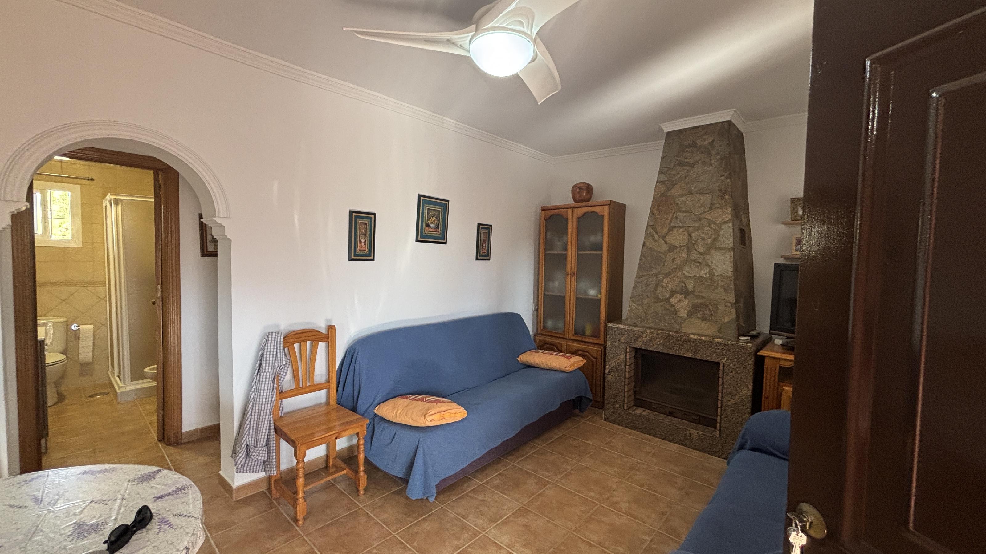 Imagen 10 Casa Rústica en venta en Pizarra / Ubicado a  1 kl de la carretera principal, con vecinos.