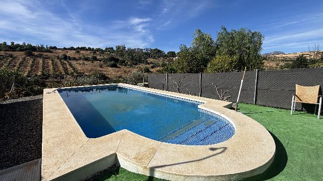 Imagen 7 Inmueble 297920 - Casa Rústica en venta en Pizarra / Ubicado a  1 kl de la carretera principal, con vecinos.