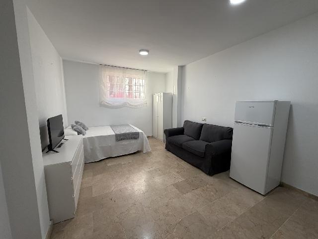 Imagen 2 Inmueble 300576 - Estudio en venta en Benalmádena / A un paso del centro del arrollo de la miel.